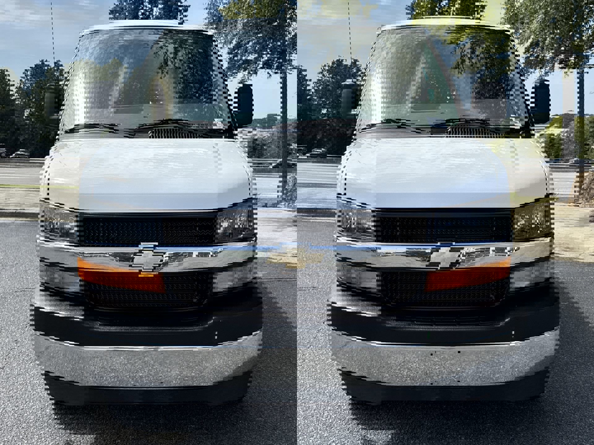 2023 Chevrolet Express Cargo Van photo 2