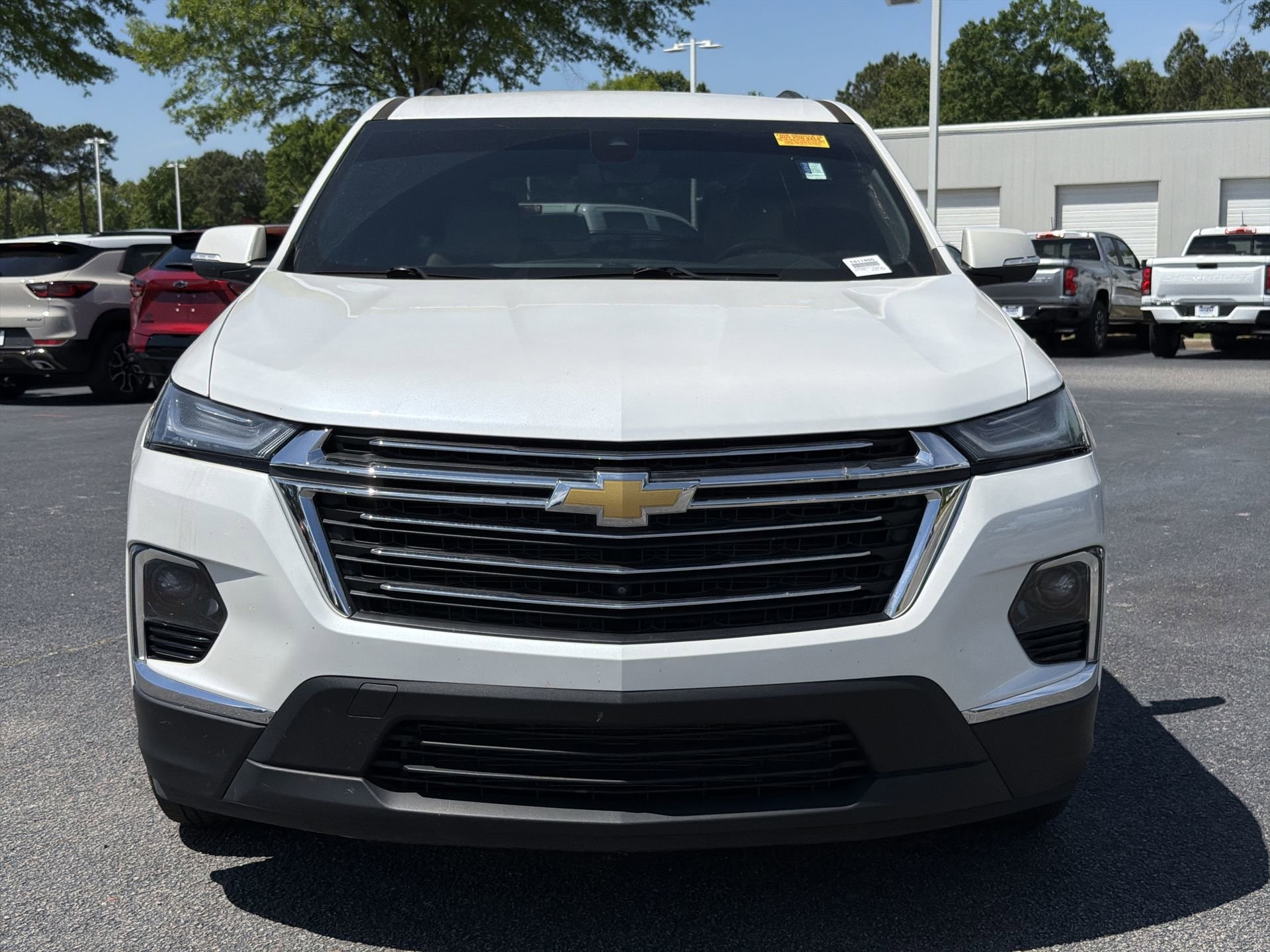 2022 Chevrolet Traverse LT Leather photo 2