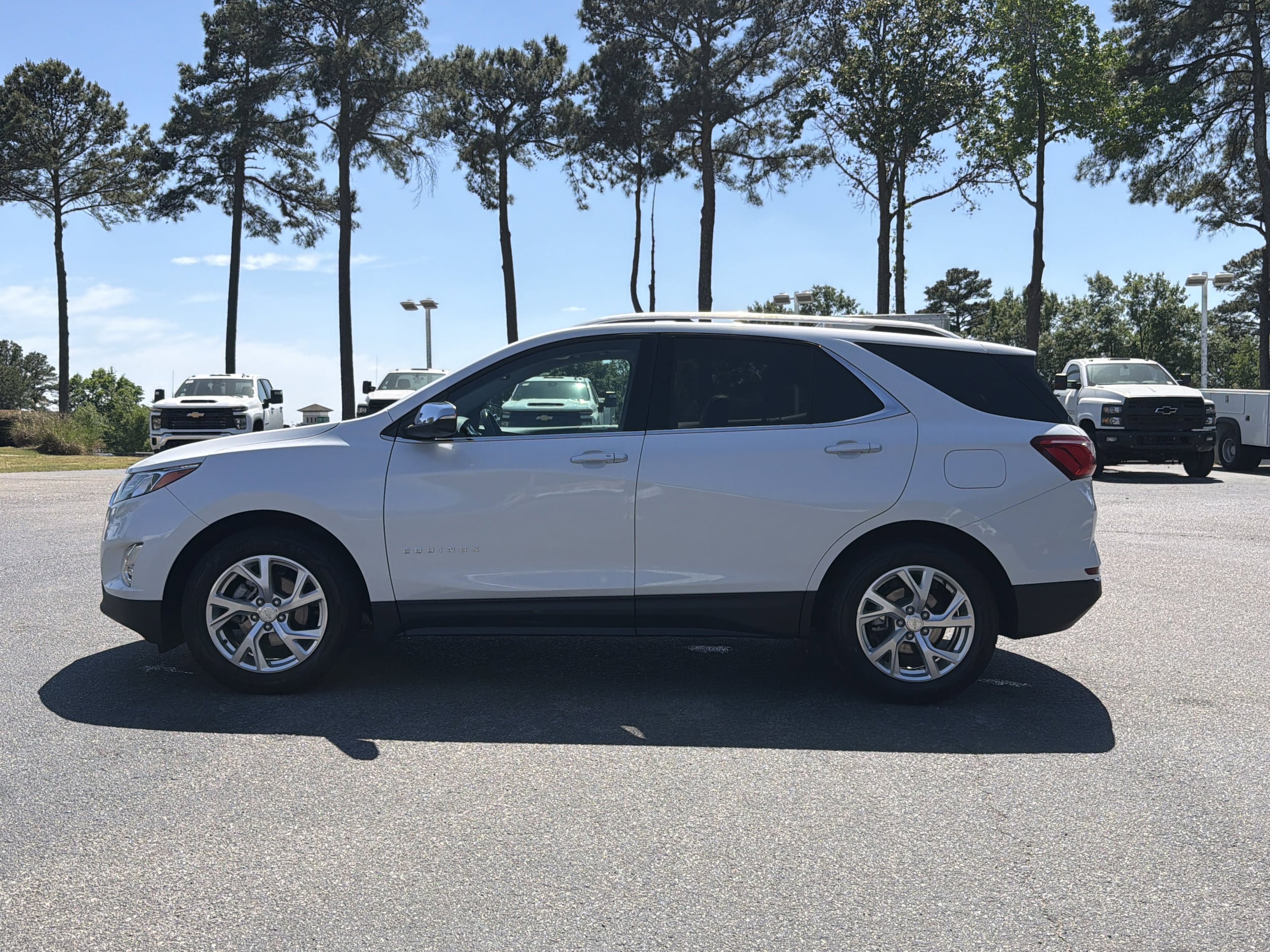 2020 Chevrolet Equinox Premier photo 3