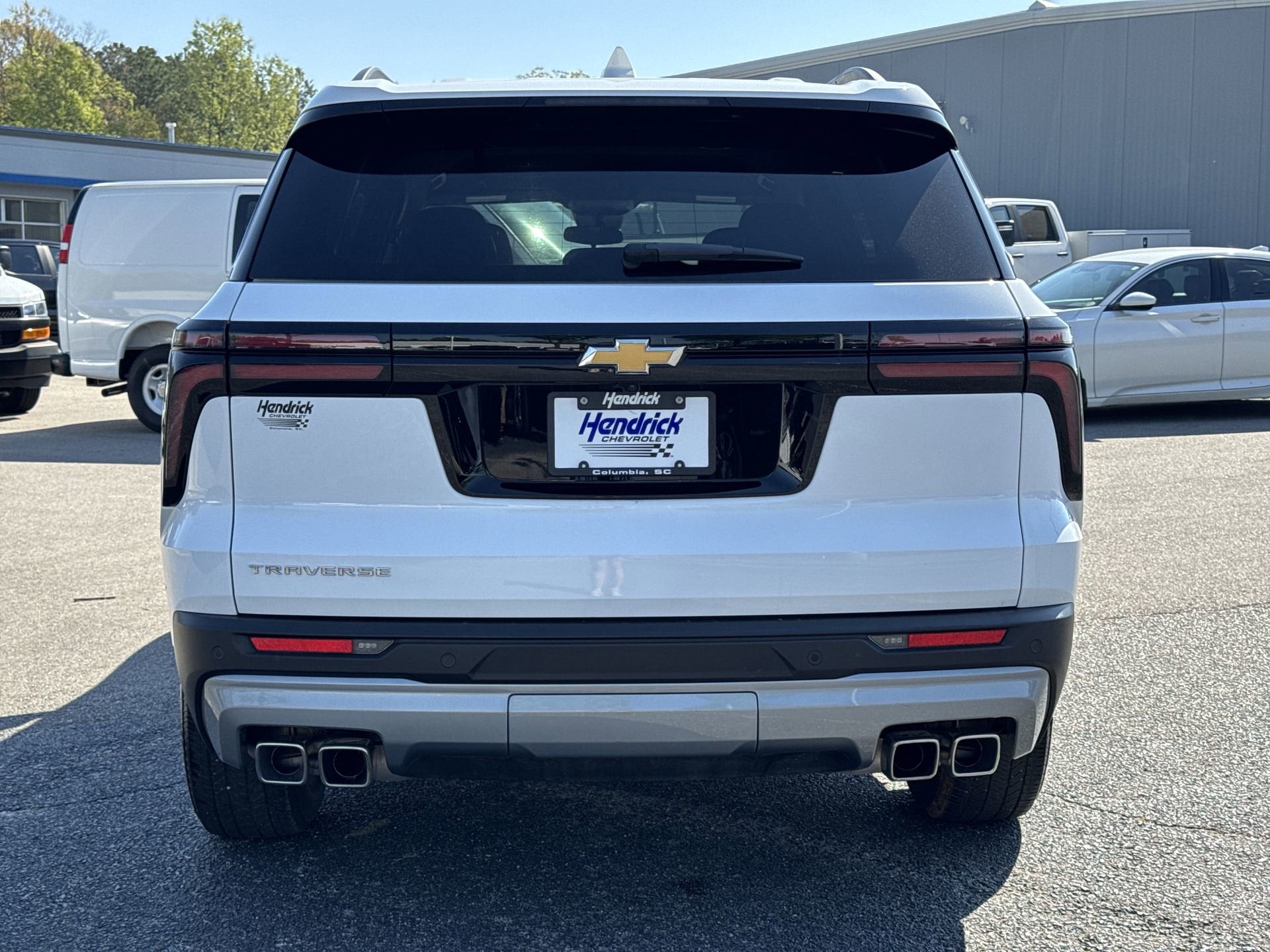 2025 Chevrolet Traverse FWD LT photo 3