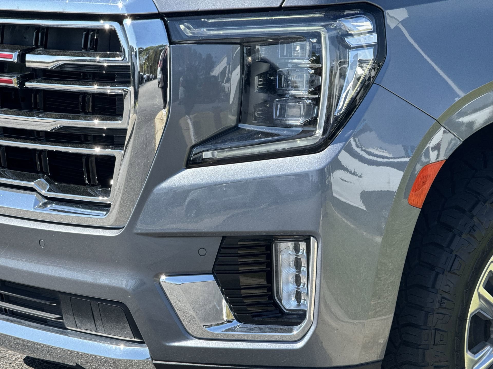 2022 GMC Yukon SLT photo 4