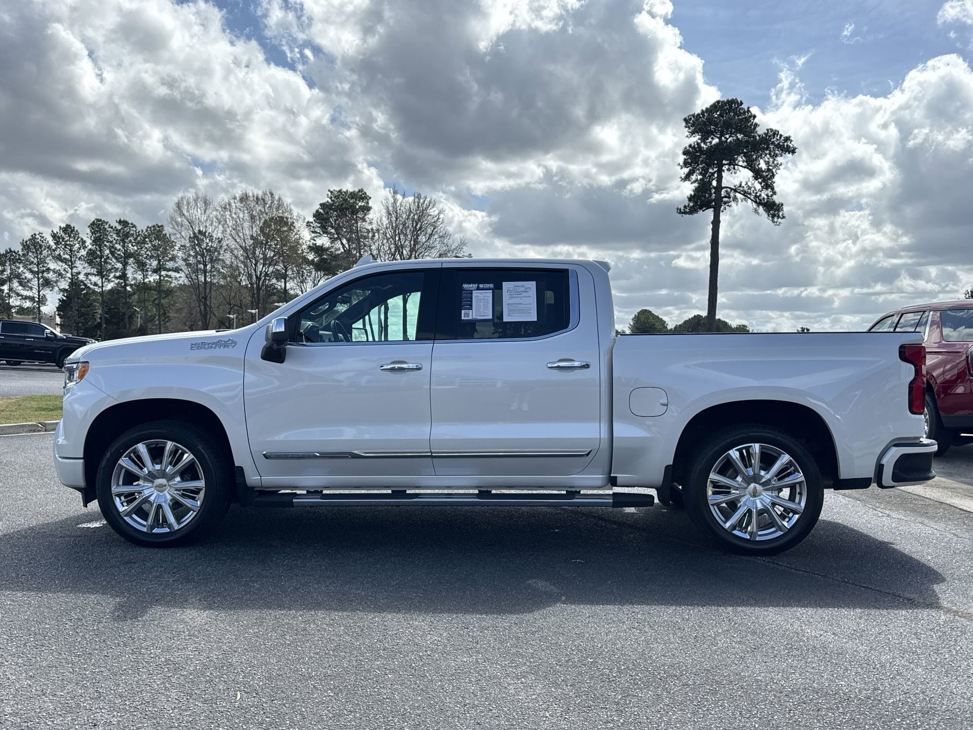 2023 Chevrolet Silverado 1500 High Country photo 5