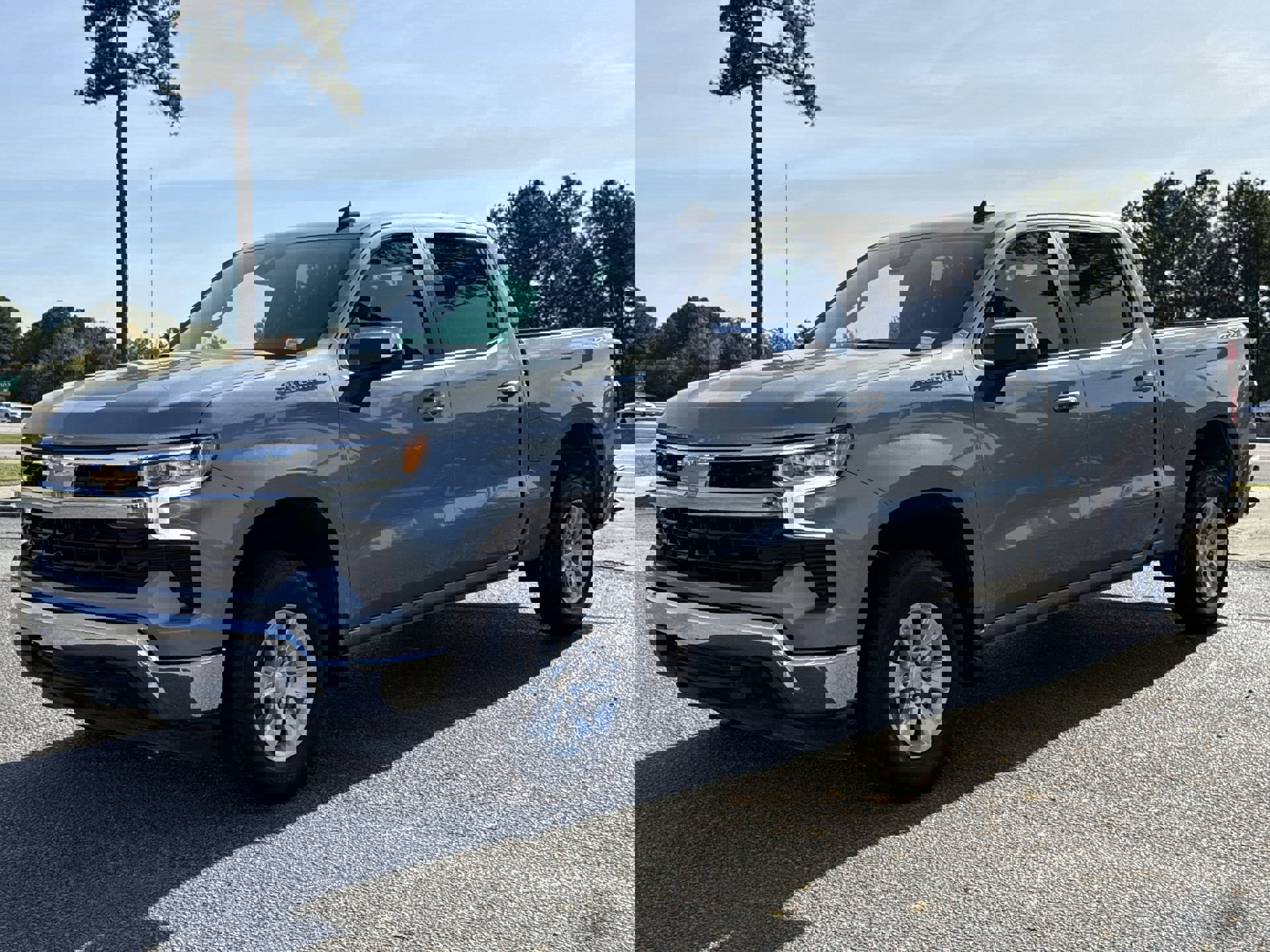 2025 Chevrolet Silverado 1500 LT photo 3