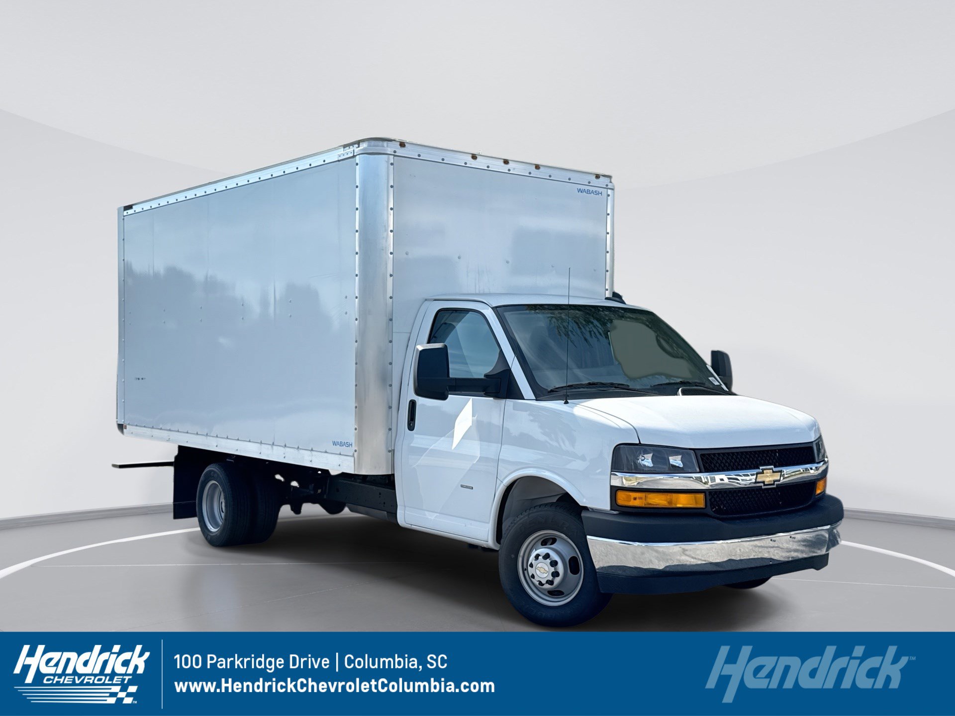 2025 Chevrolet Express Cutaway Base's photo