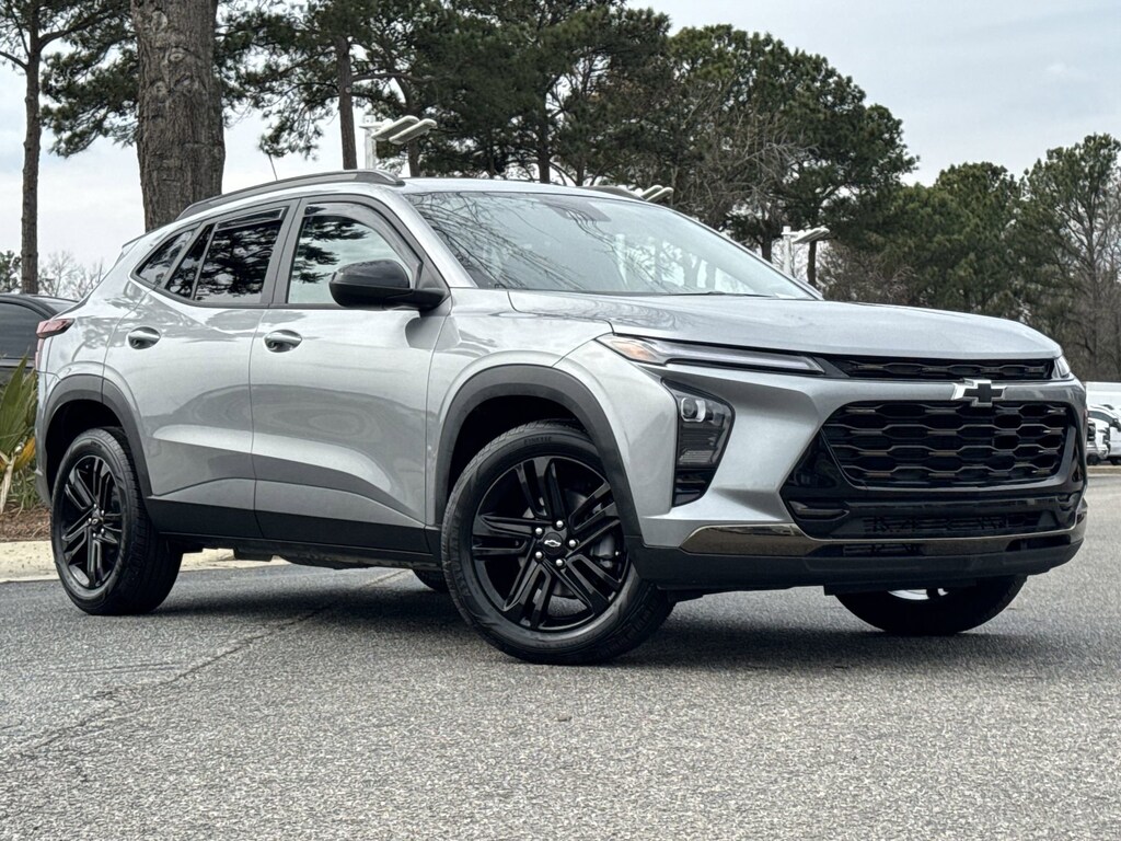 Used 2025 Chevrolet Trax ACTIV SUV