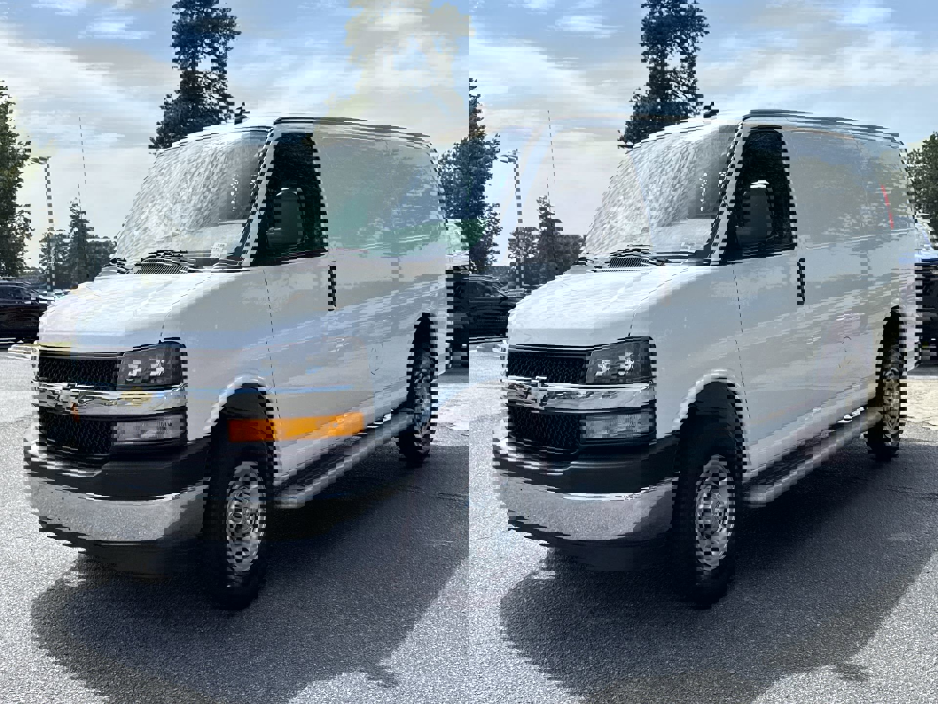 2023 Chevrolet Express Cargo Van photo 3