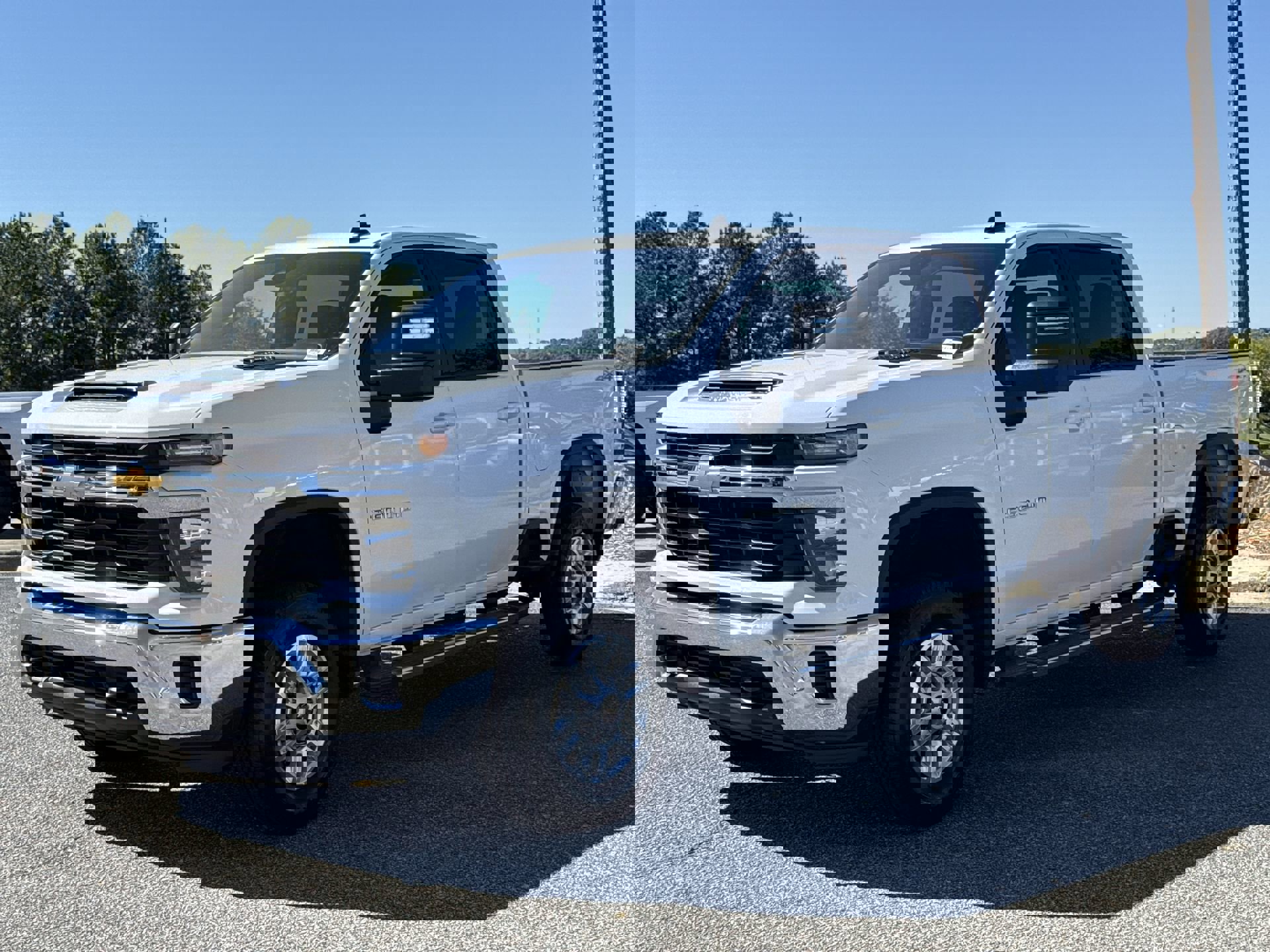 2024 Chevrolet Silverado 2500HD LT photo 3