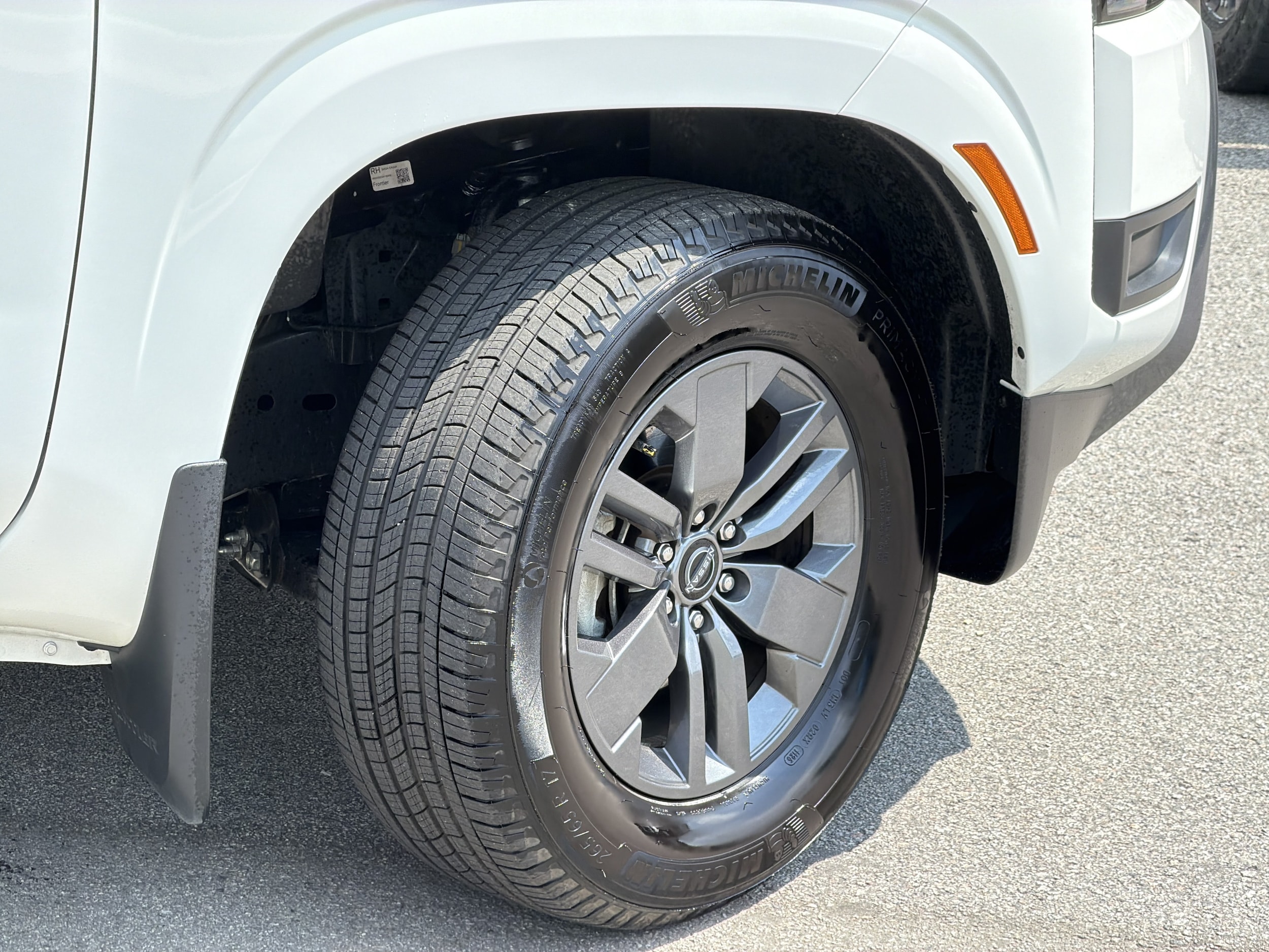 2025 Nissan Frontier SV
