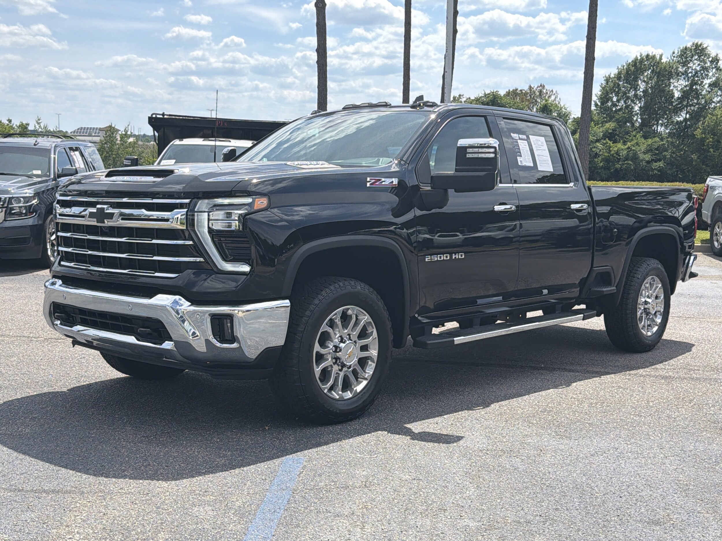 2025 Chevrolet Silverado 2500HD LTZ photo 6