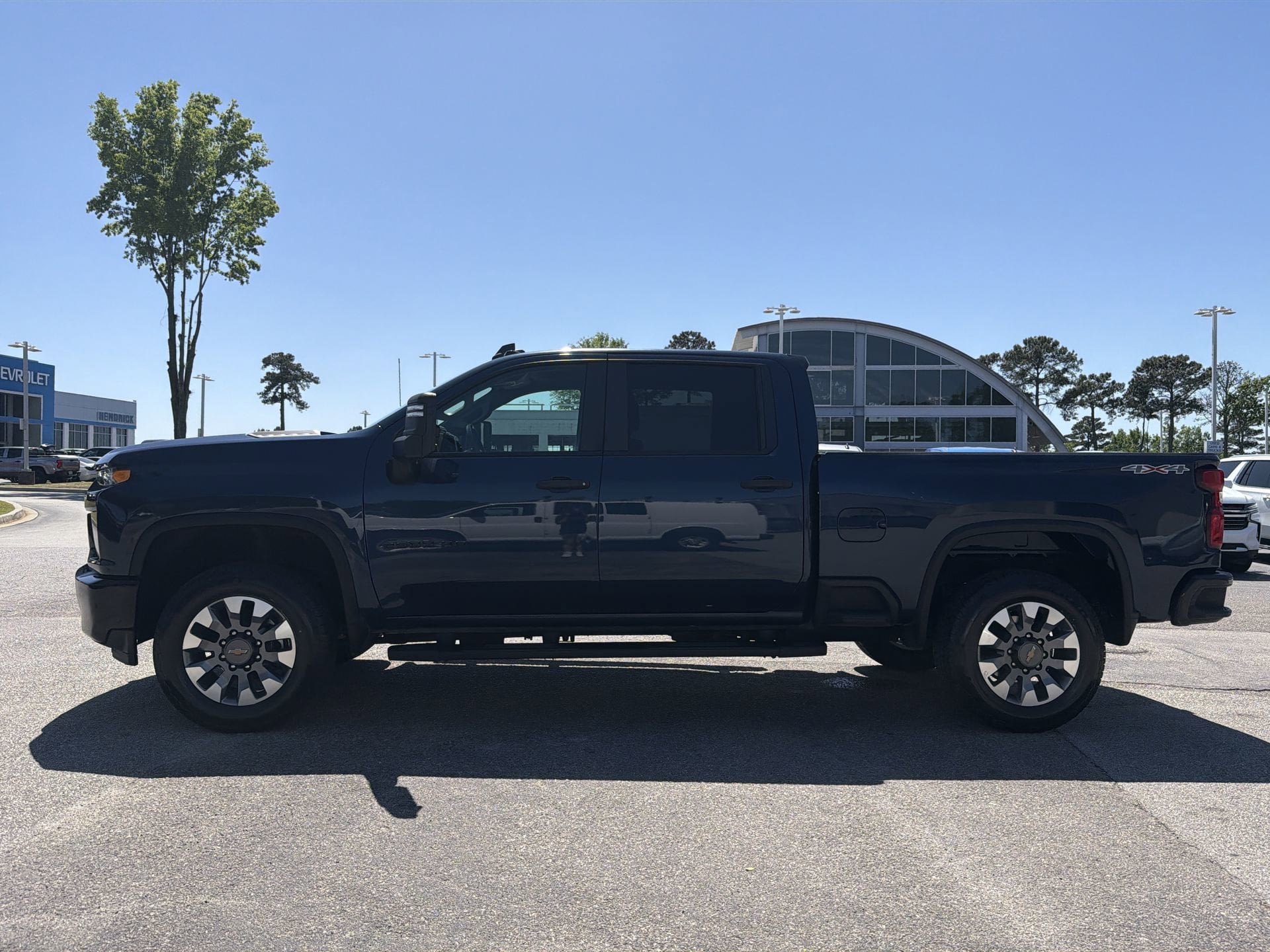2022 Chevrolet Silverado 2500HD Custom photo 5