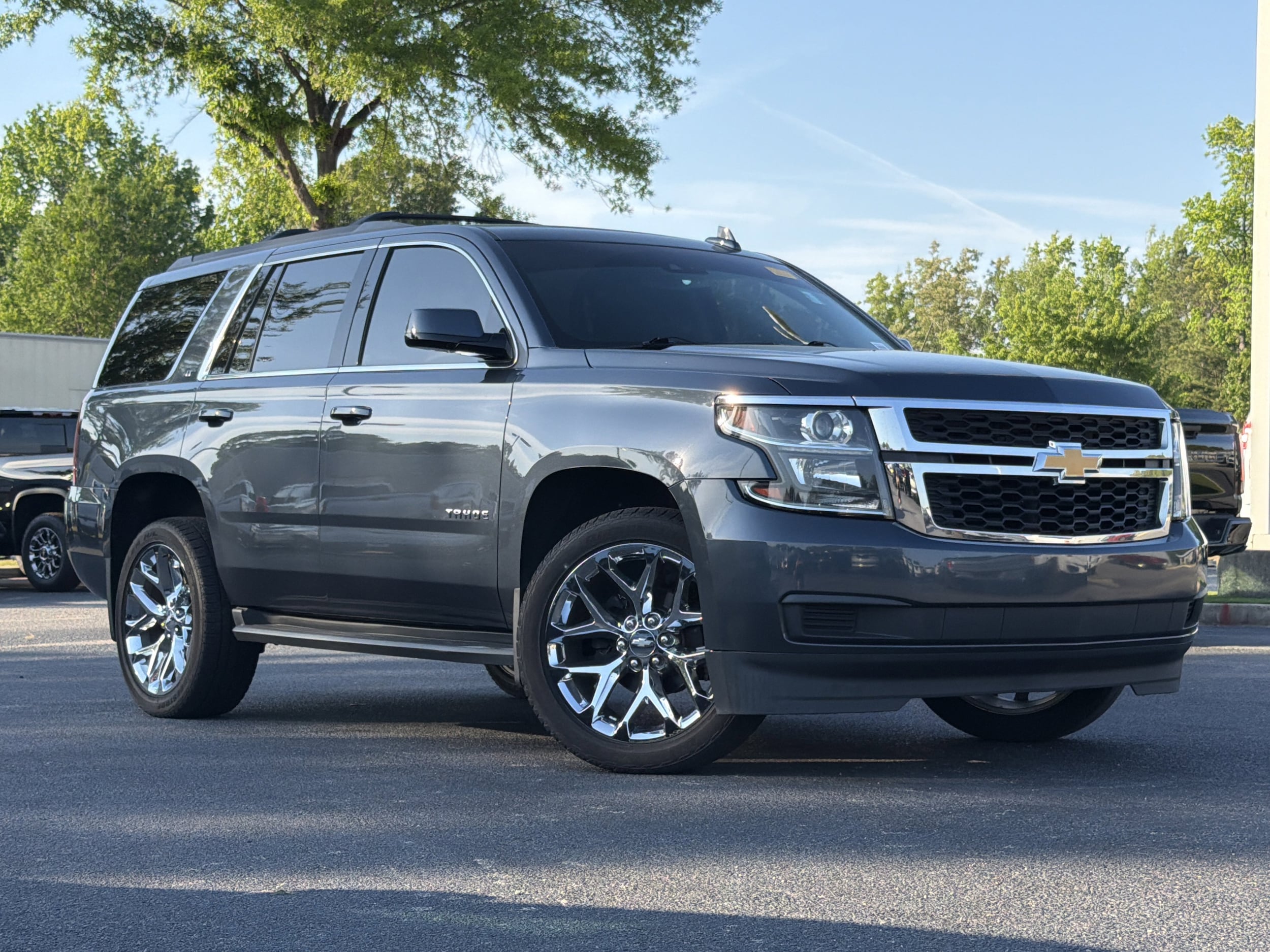 2020 Chevrolet Tahoe LT photo 2