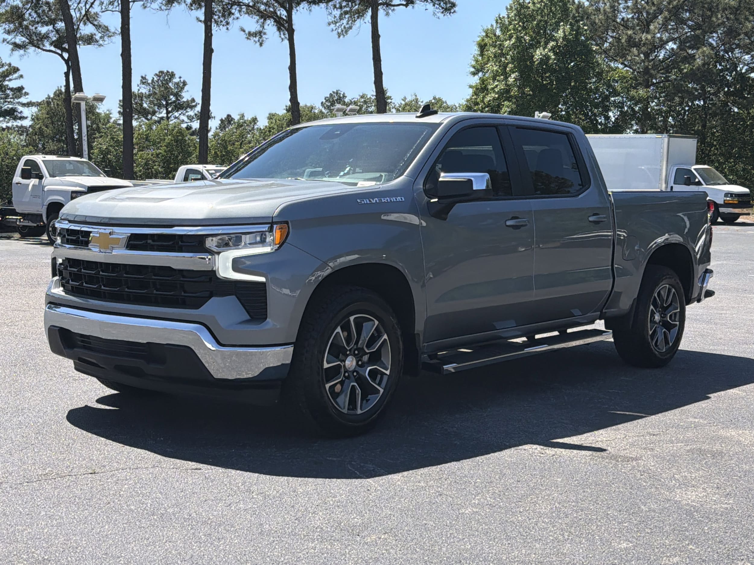 2025 Chevrolet Silverado 1500 LT photo 5