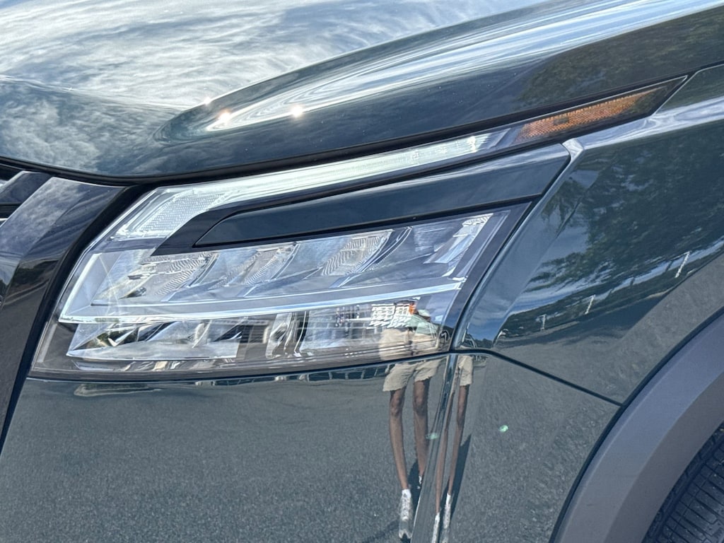 Used 2024 Nissan Pathfinder Platinum SUV