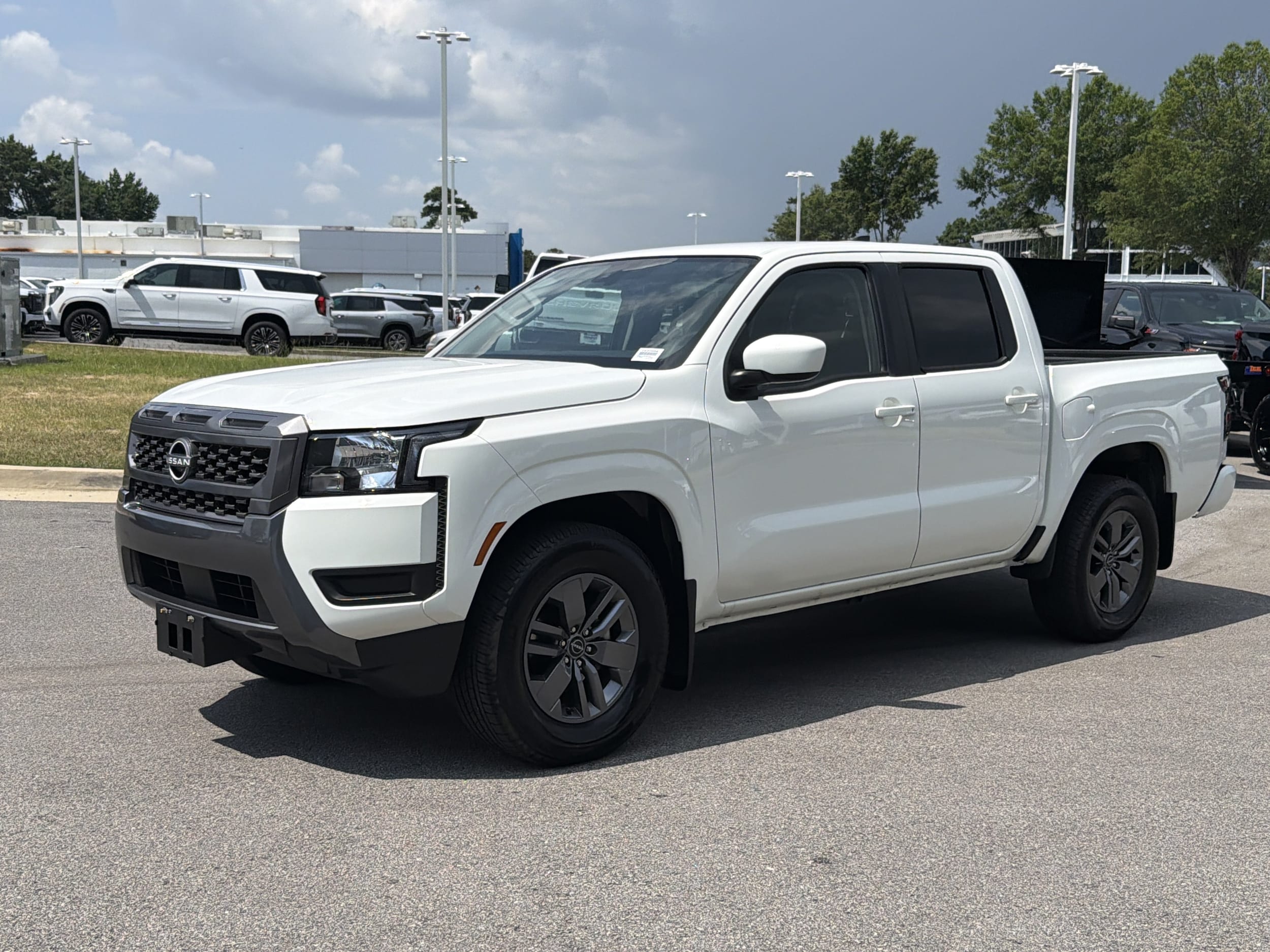 2025 Nissan Frontier SV