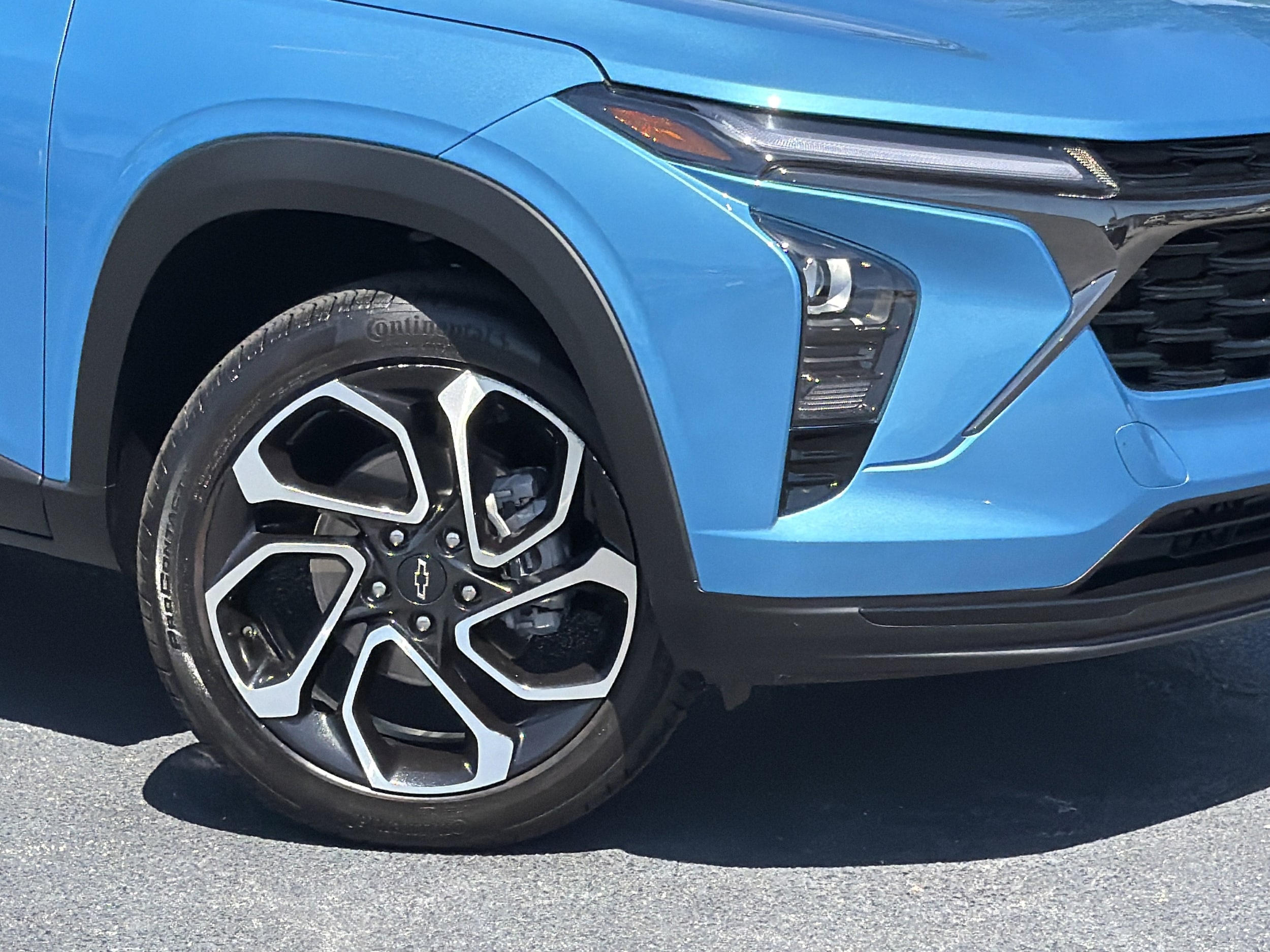 2025 Chevrolet Trax 2RS photo 2