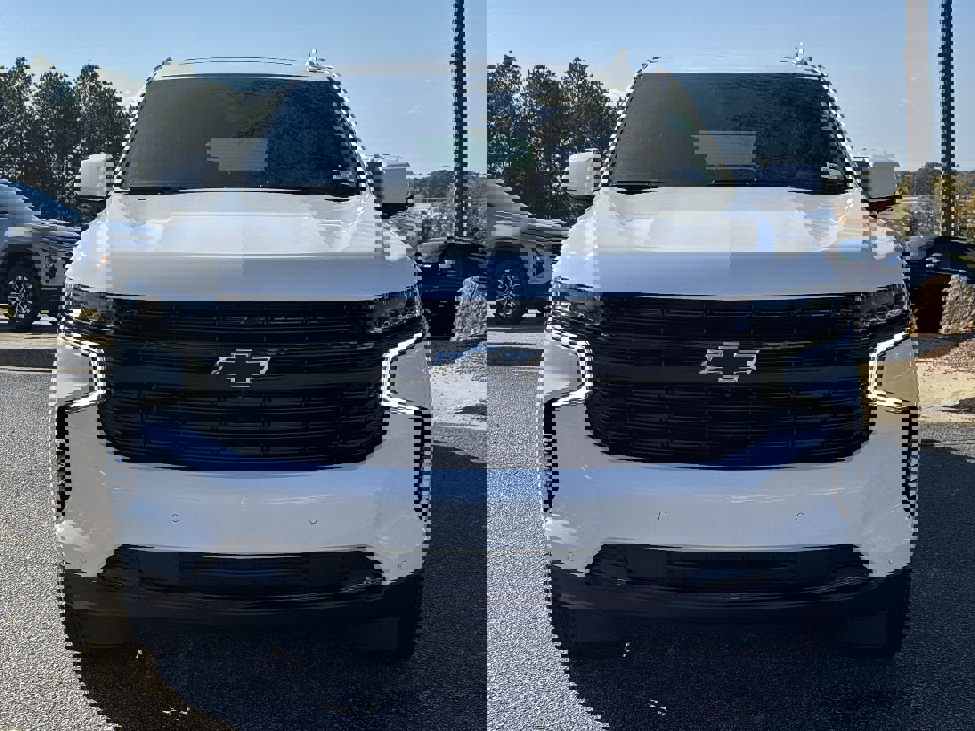 2023 Chevrolet Suburban RST photo 2