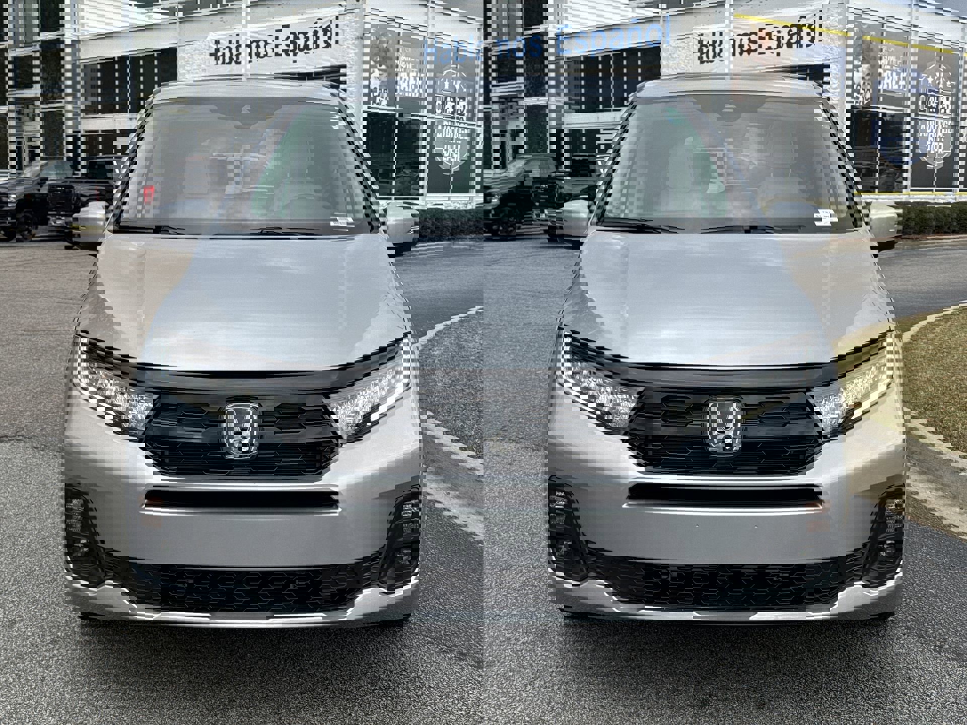 2025 Honda Odyssey Touring photo 2