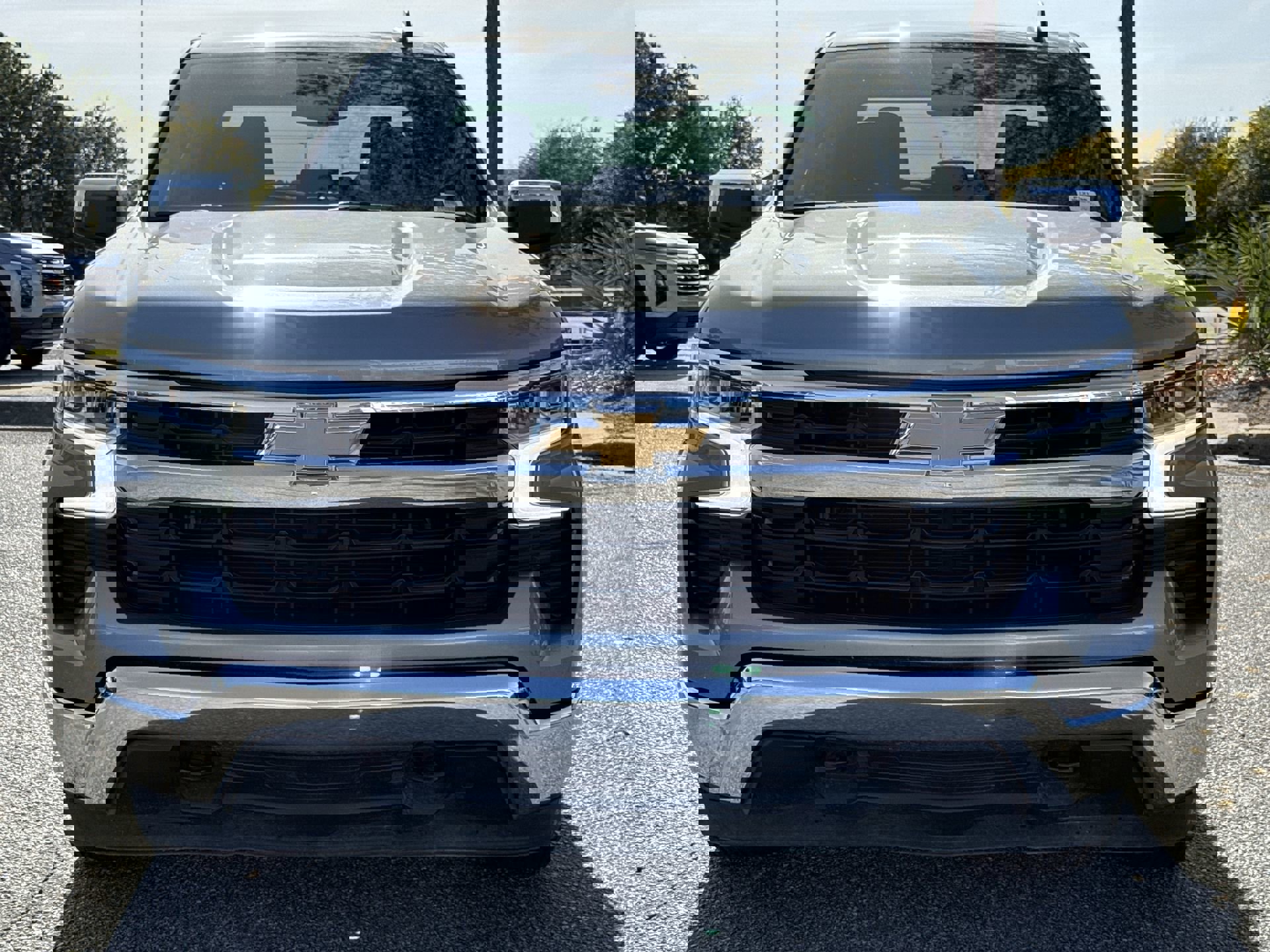 2025 Chevrolet Silverado 1500 LT photo 2