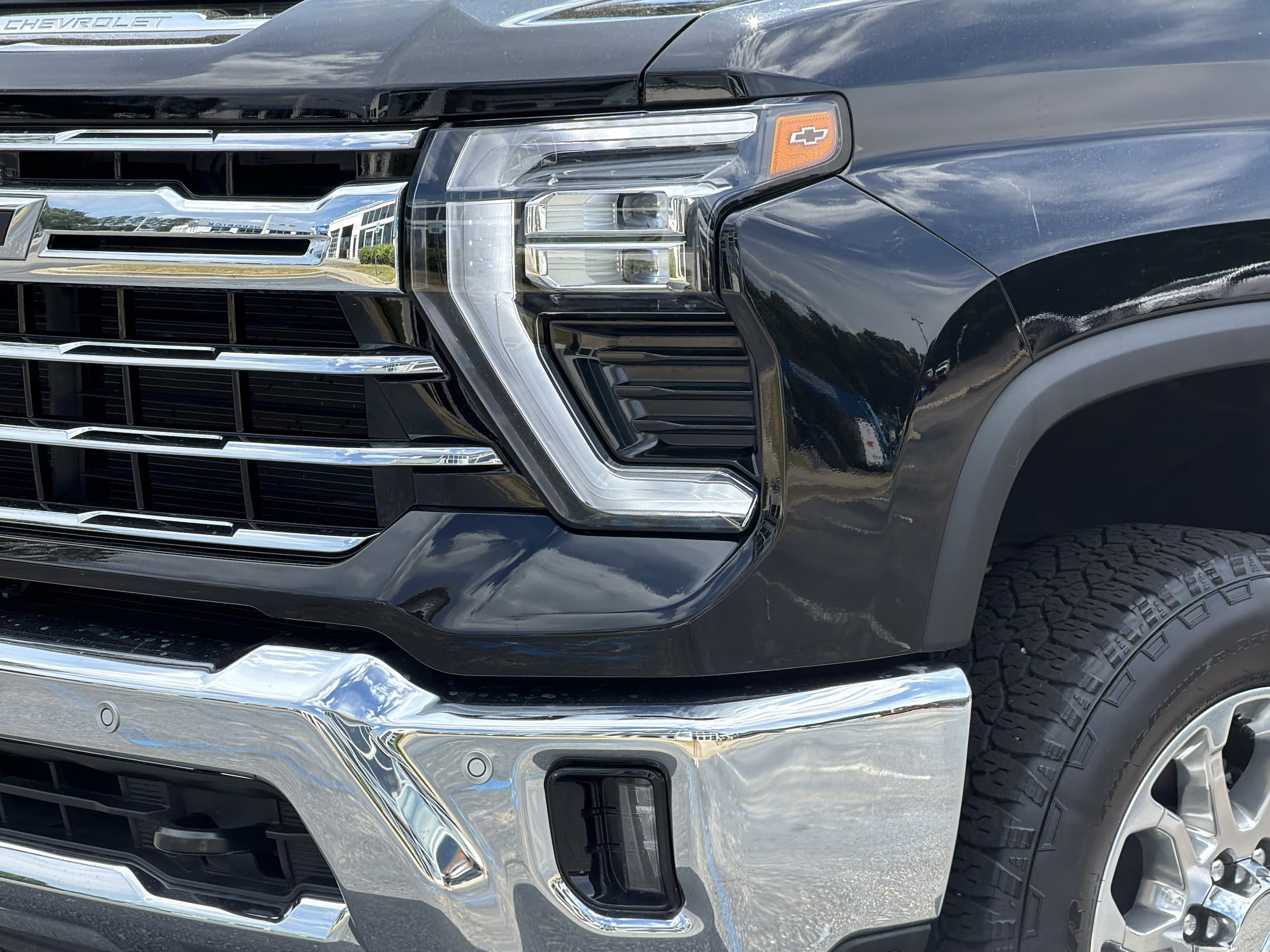 2025 Chevrolet Silverado 2500HD LTZ photo 3