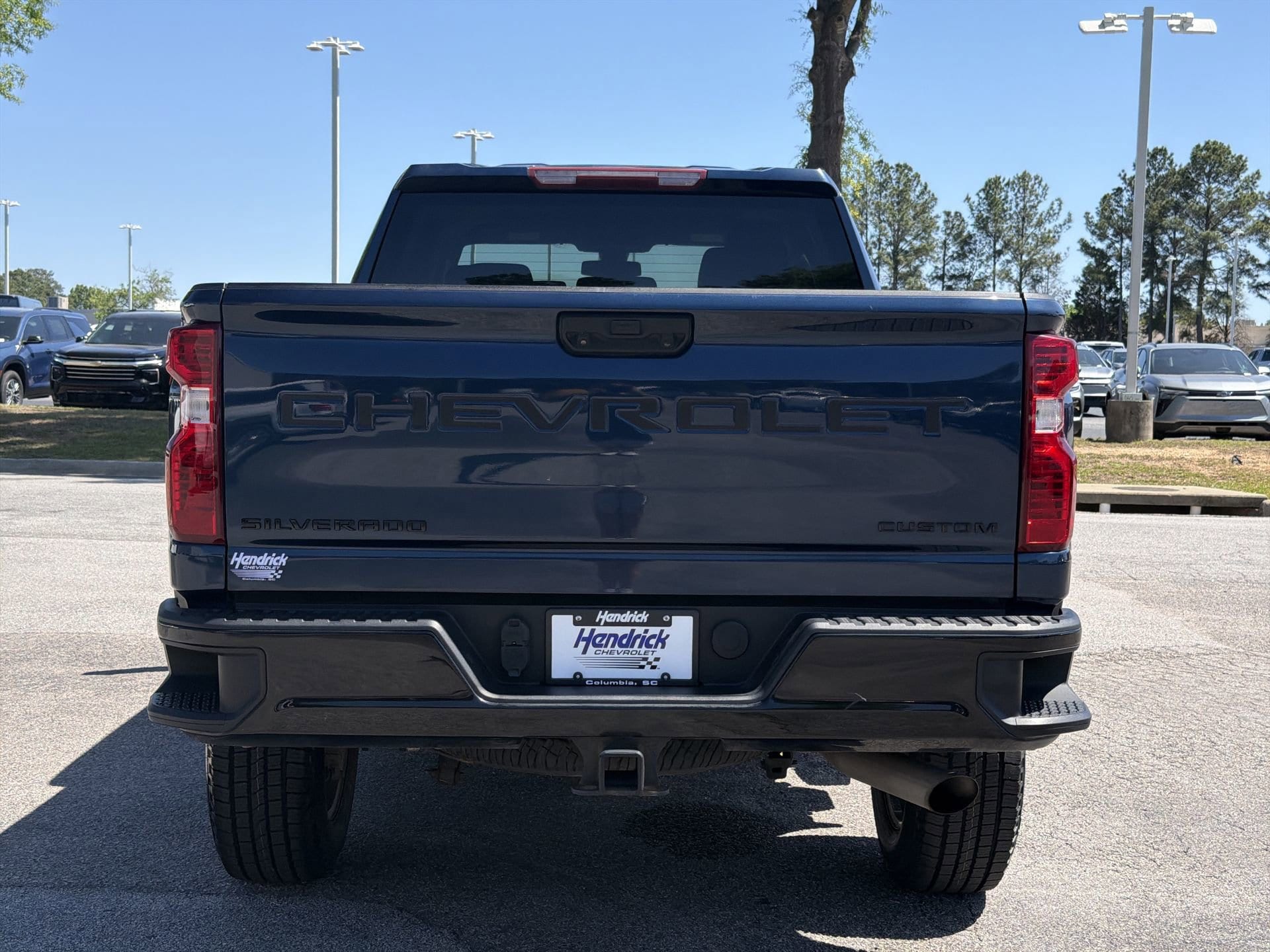 2022 Chevrolet Silverado 2500HD Custom photo 3