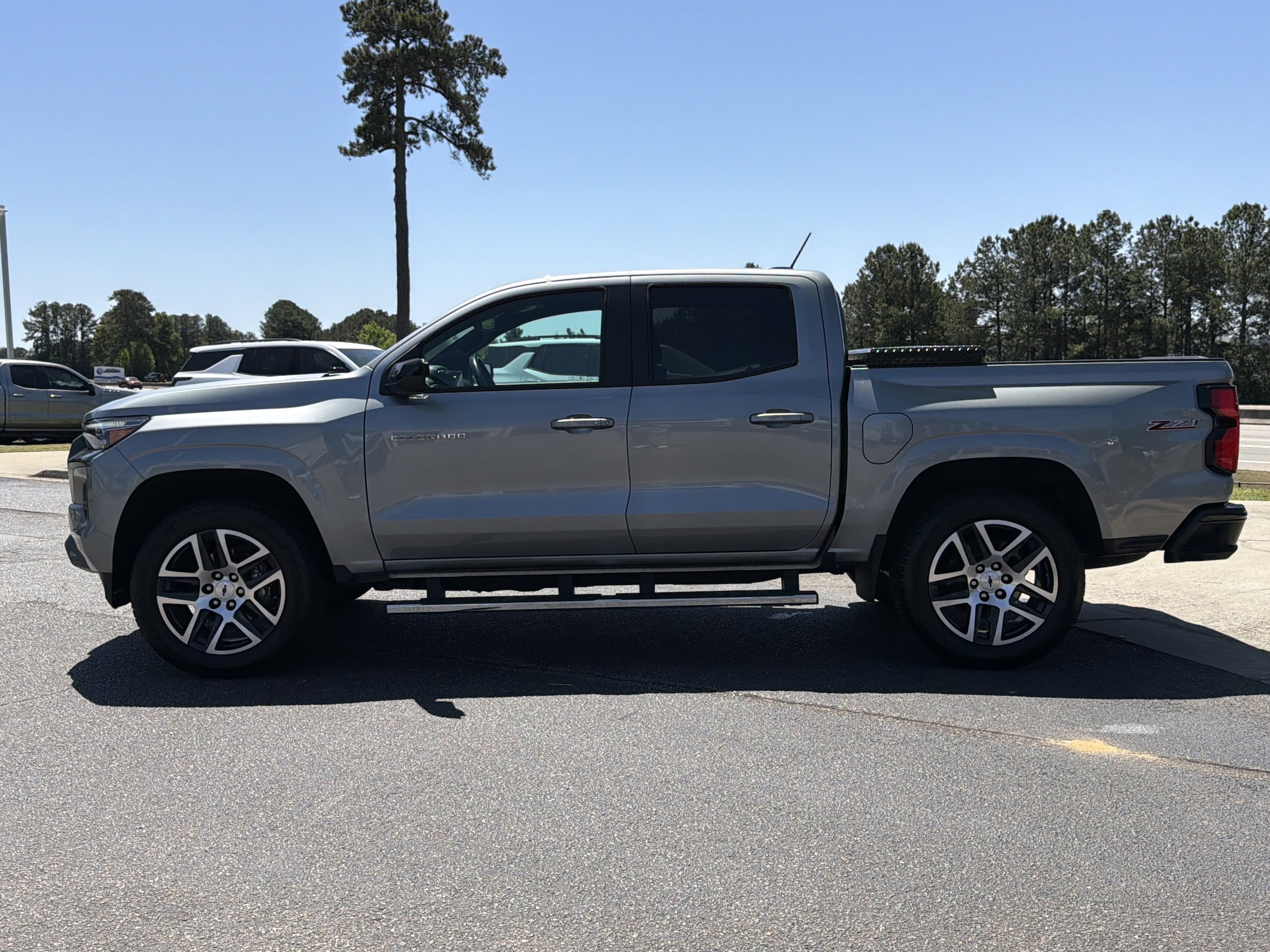 2023 Chevrolet Colorado 4WD Z71 photo 3