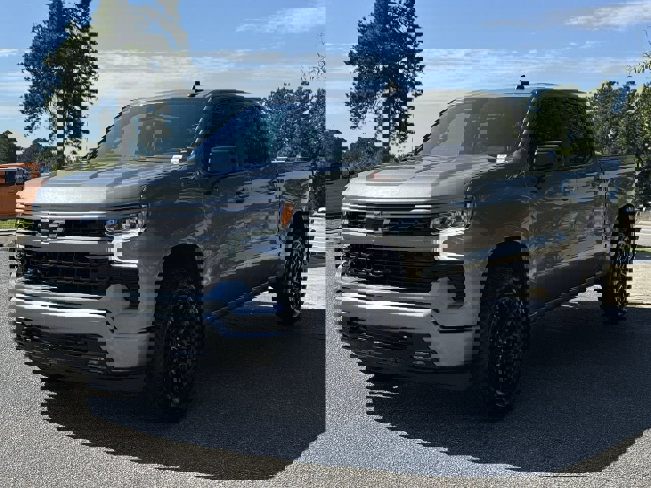 2025 Chevrolet Silverado 1500 RST photo 3
