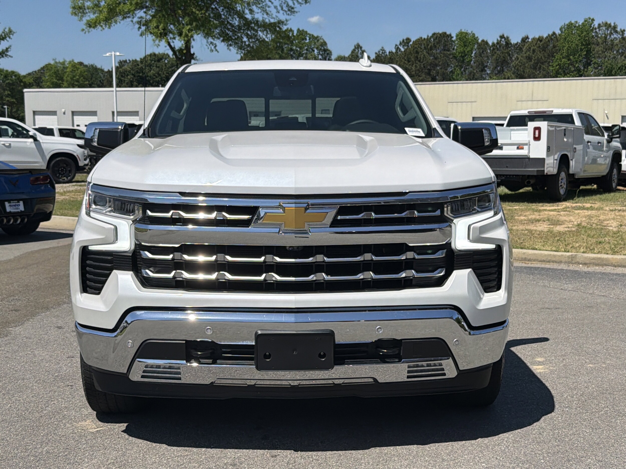 2025 Chevrolet Silverado 1500 LTZ photo 4