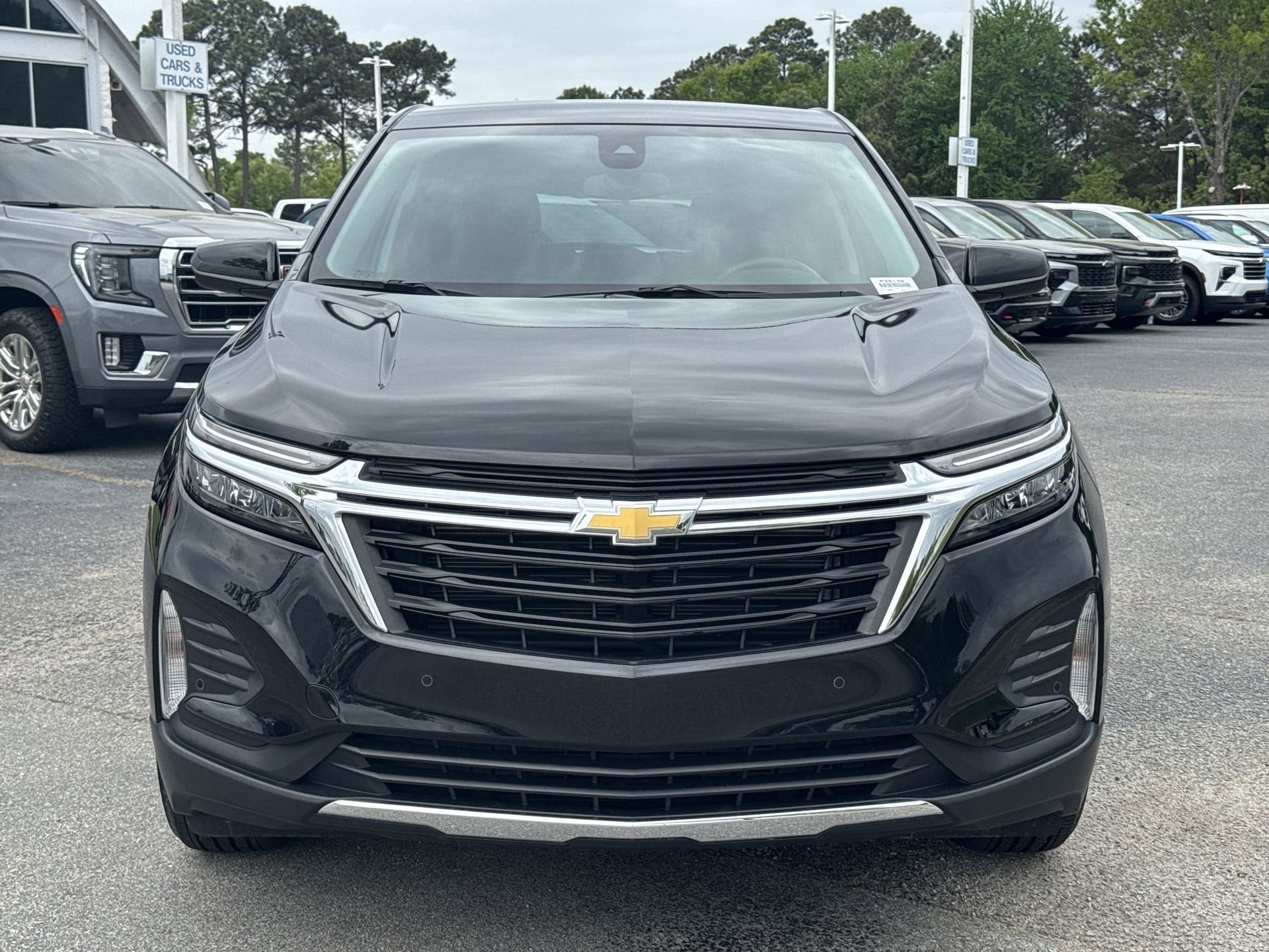 2024 Chevrolet Equinox LT photo 2