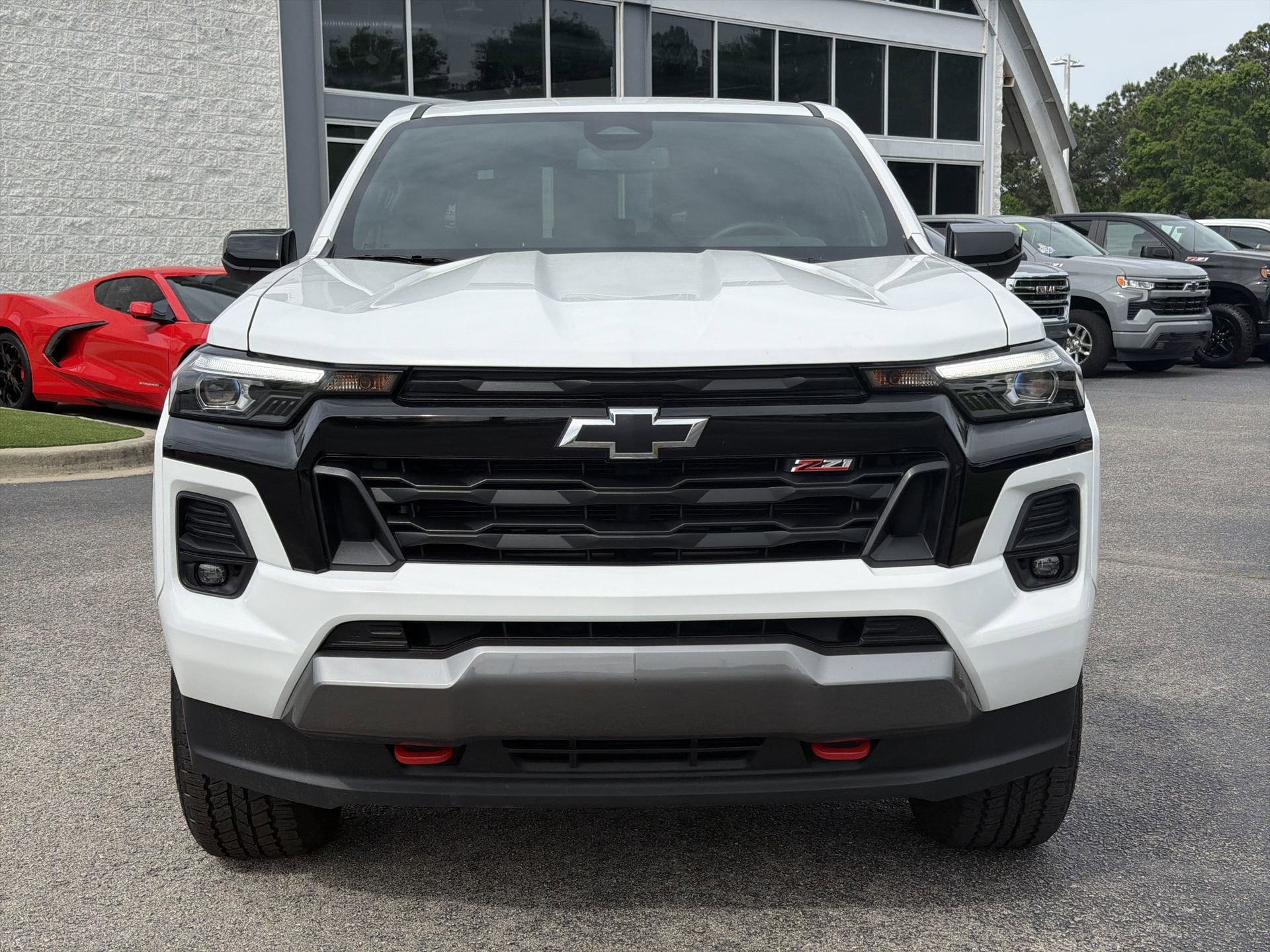 2025 Chevrolet Colorado 4WD Z71 photo 2