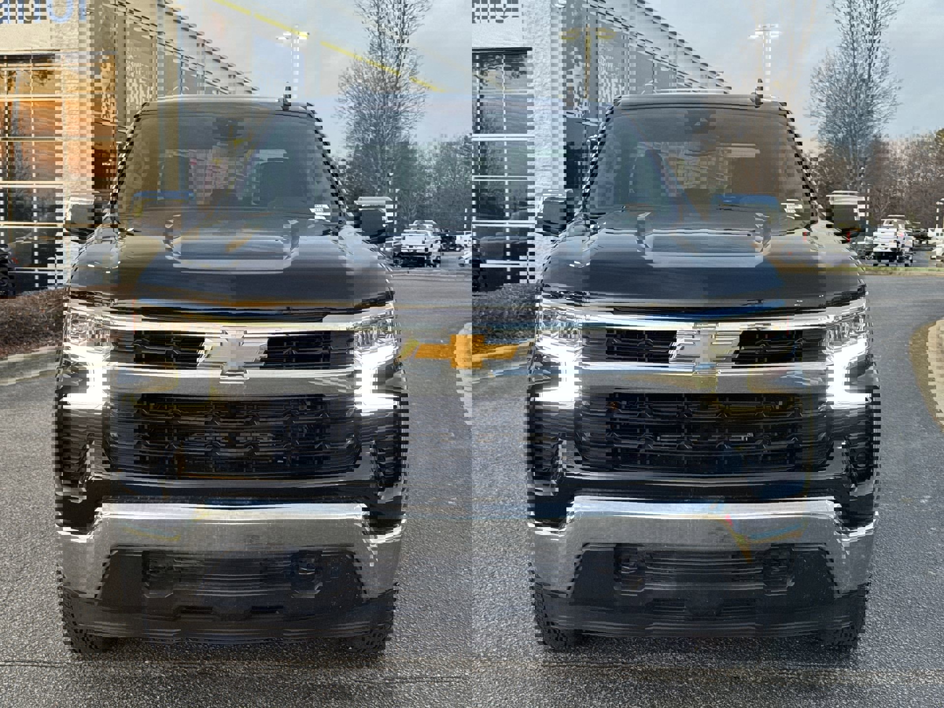 2023 Chevrolet Silverado 1500 LT photo 2