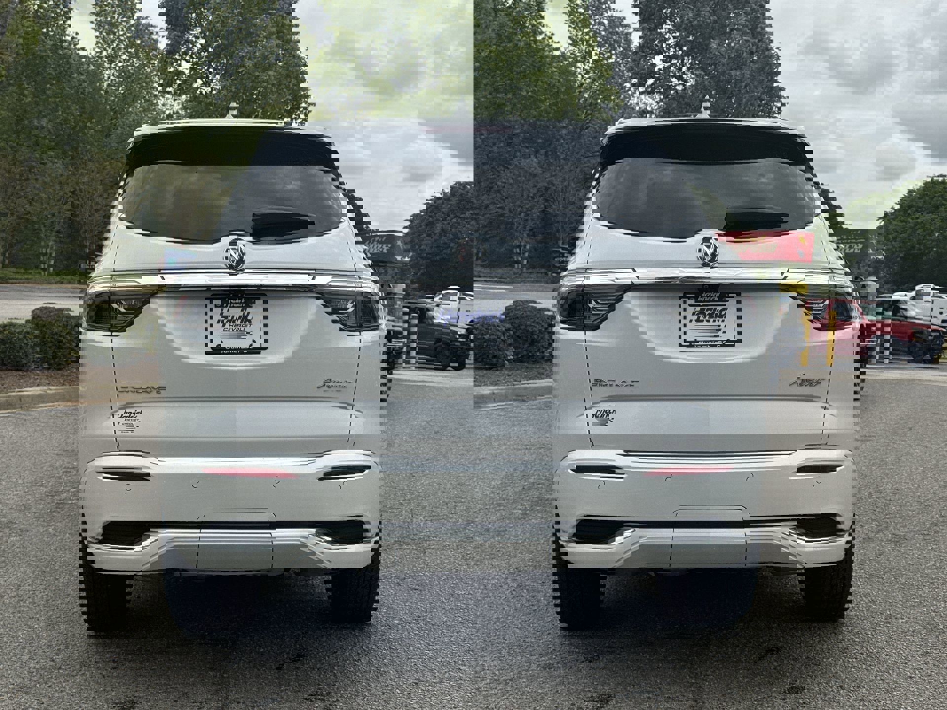 2023 Buick Enclave Avenir photo 3