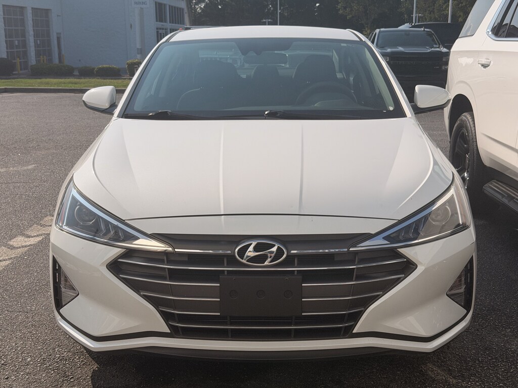 Used 2020 Hyundai Elantra SE Sedan