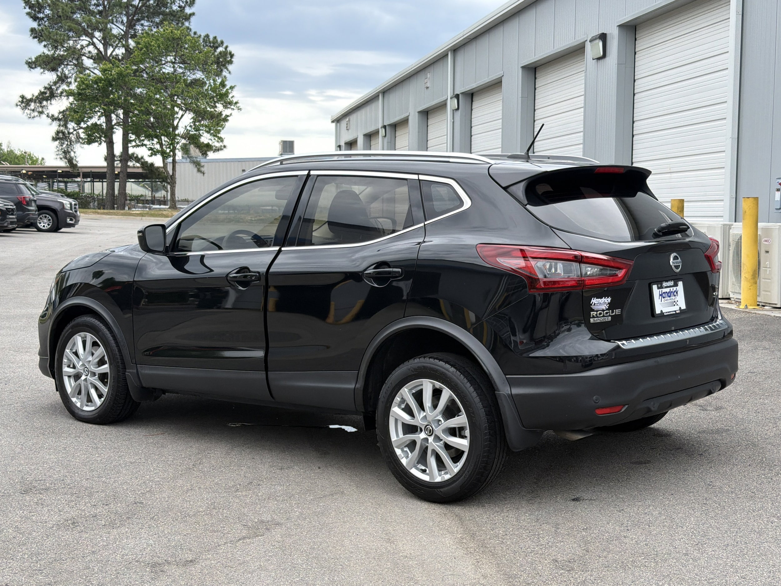 2021 Nissan Rogue Sport SV photo 3