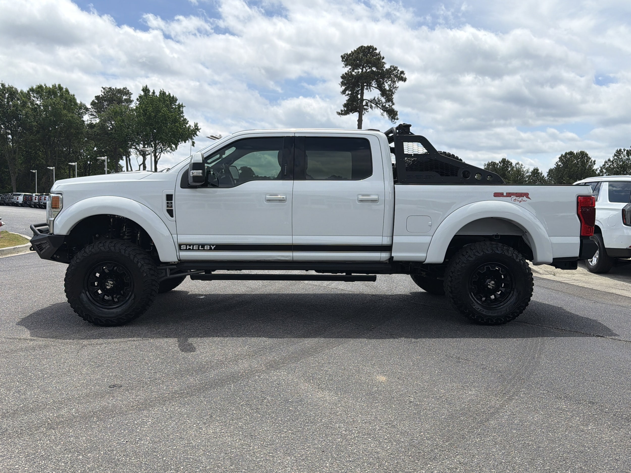 2022 Ford Super Duty F-250 SRW LARIAT photo 3