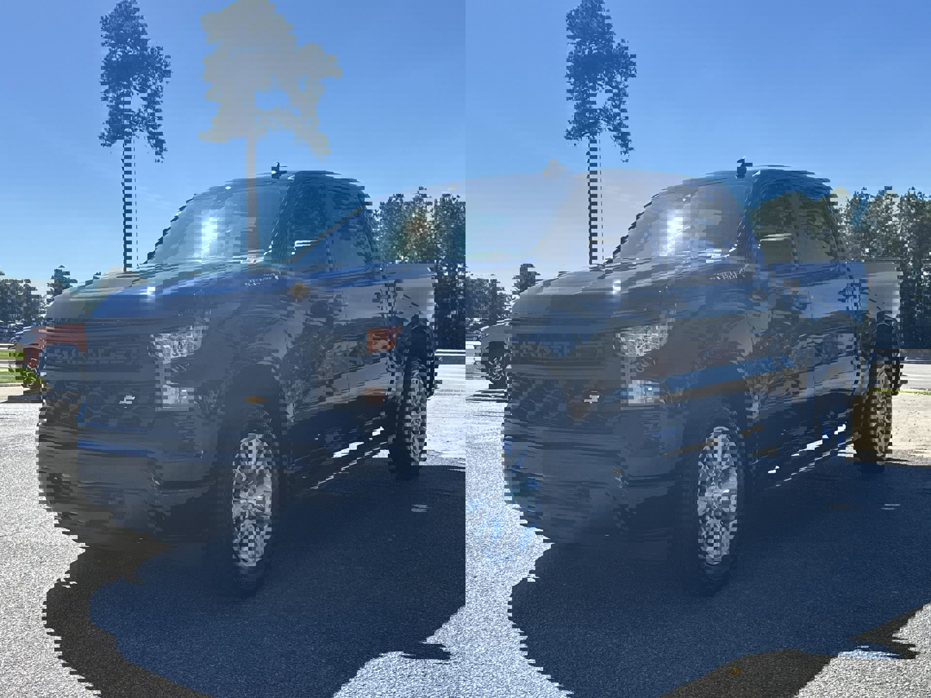 2025 Chevrolet Silverado 1500 Custom photo 3