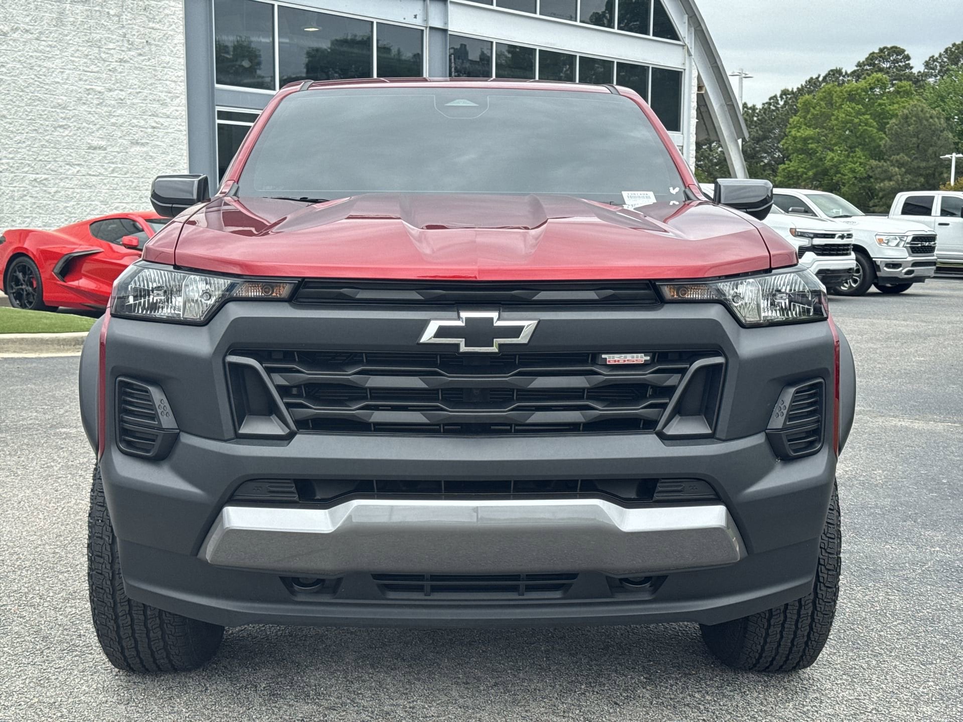 2025 Chevrolet Colorado 4WD Trail Boss photo 2