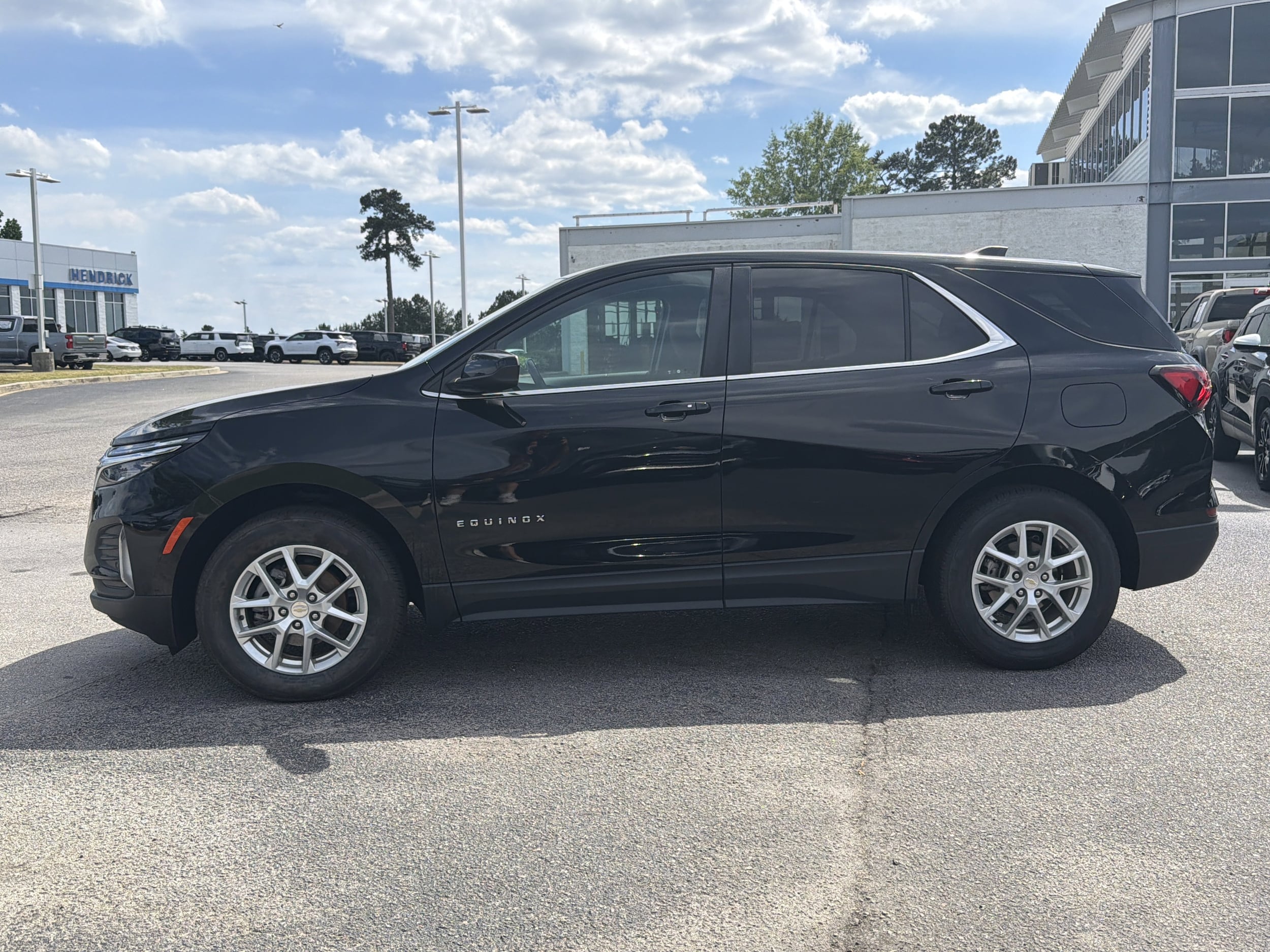2022 Chevrolet Equinox LT photo 3