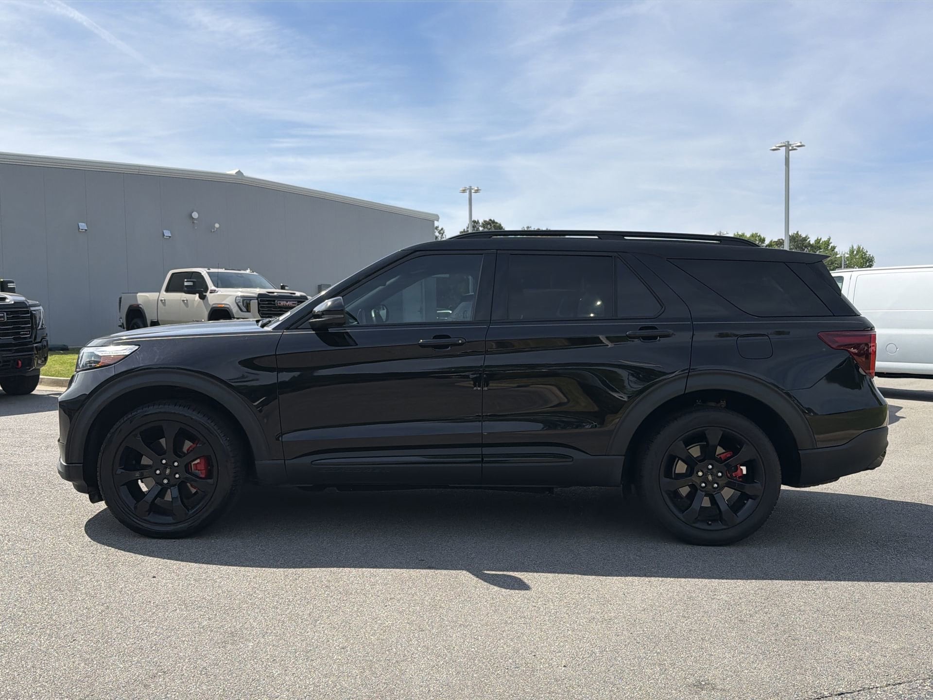 2023 Ford Explorer ST photo 5