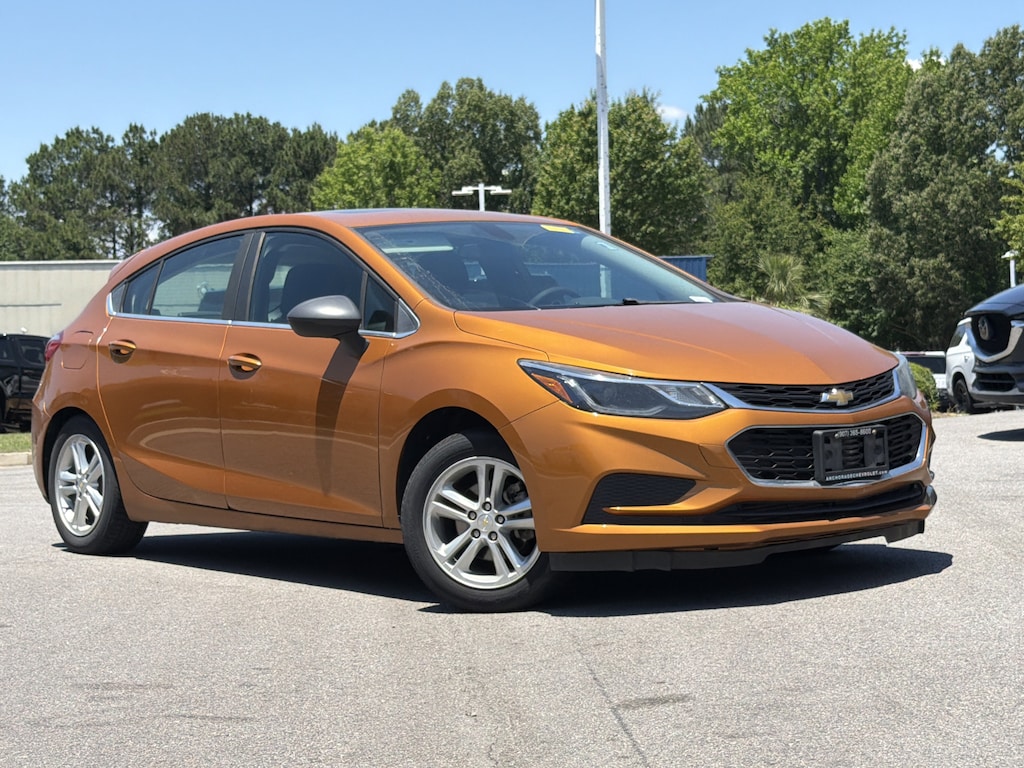 Used 2017 Chevrolet Cruze LT Hatchback