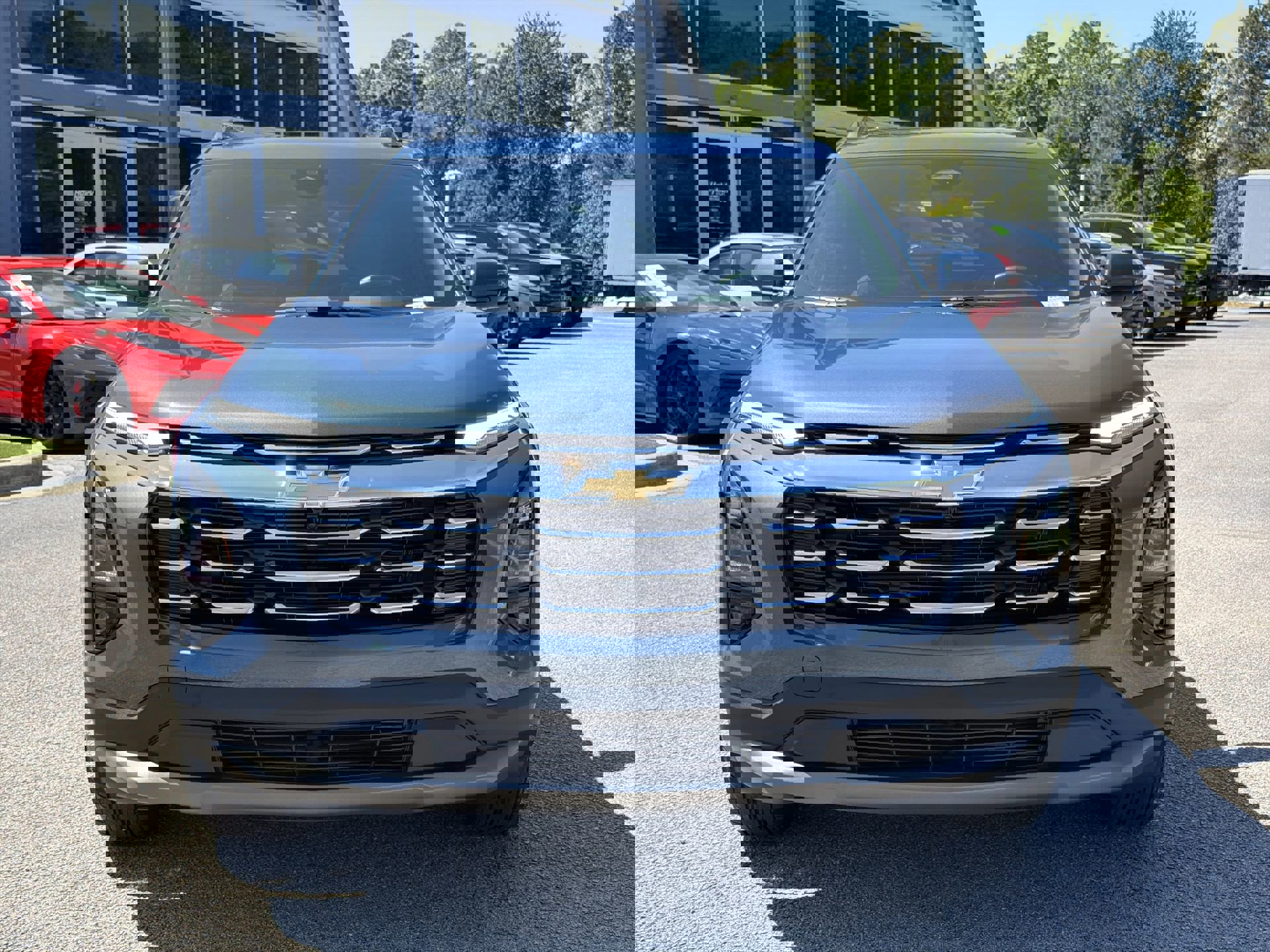 2025 Chevrolet Equinox AWD LT photo 2