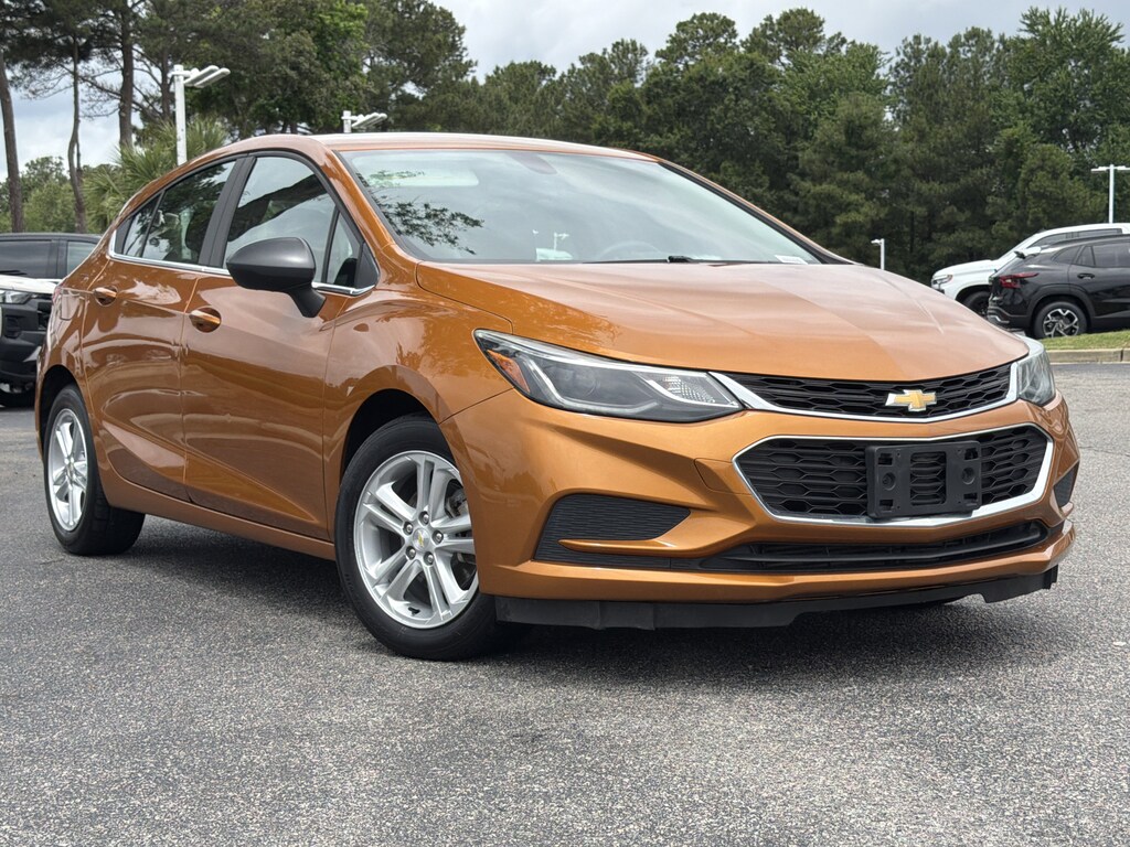 Used 2017 Chevrolet Cruze LT Hatchback