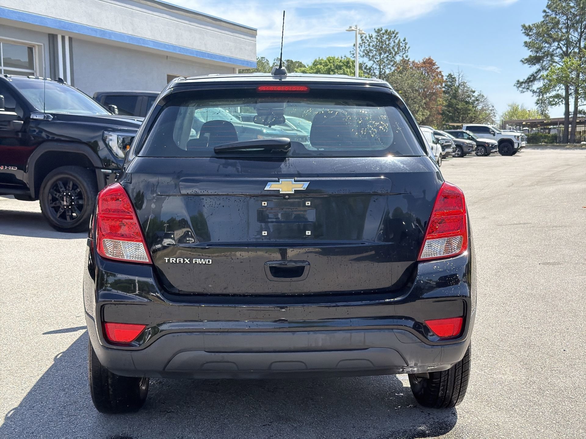 2019 Chevrolet Trax LS photo 3