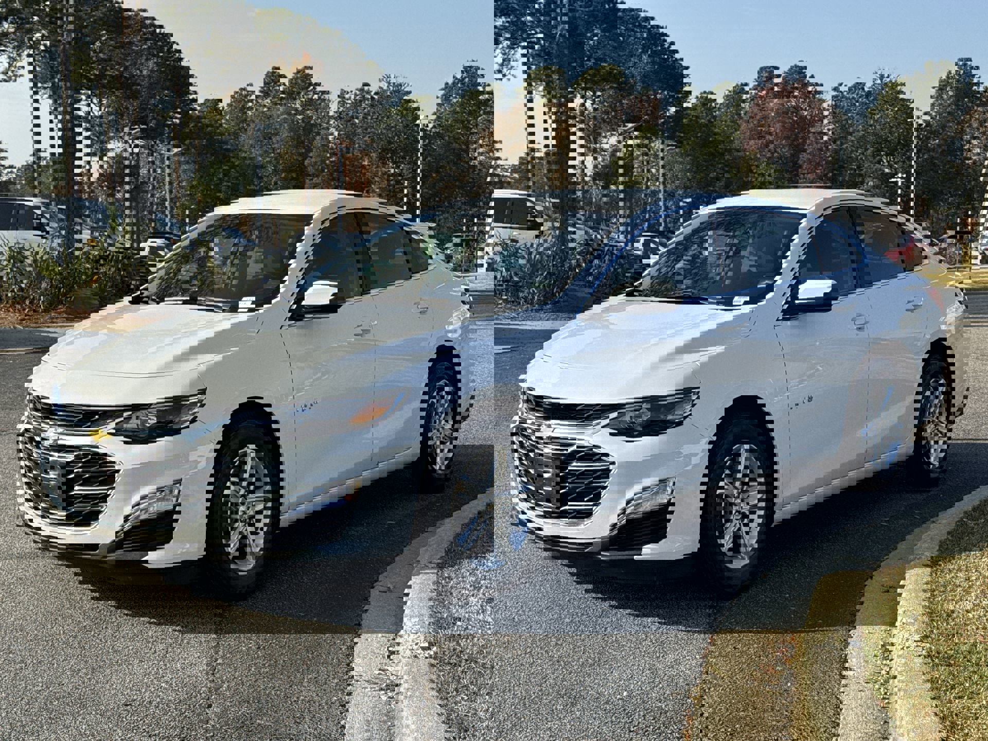 2023 Chevrolet Malibu LS photo 2