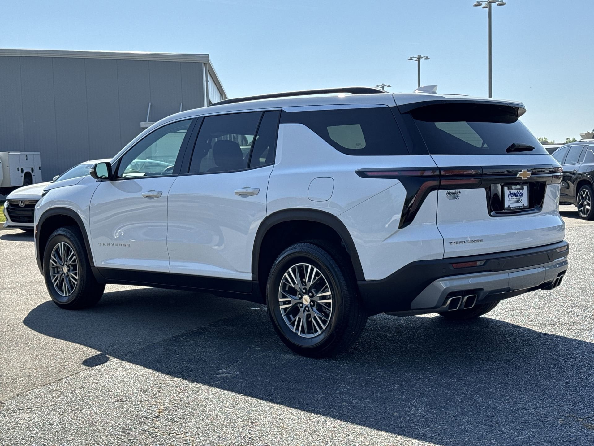 2025 Chevrolet Traverse FWD LT photo 6