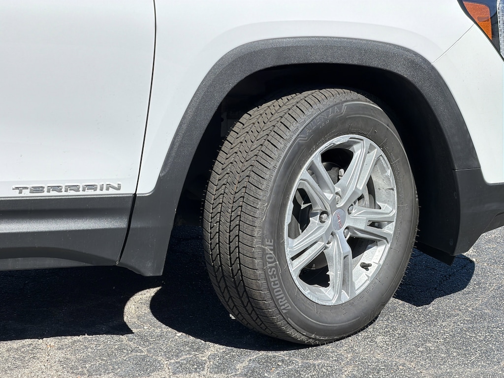 Used 2024 GMC Terrain SLE SUV
