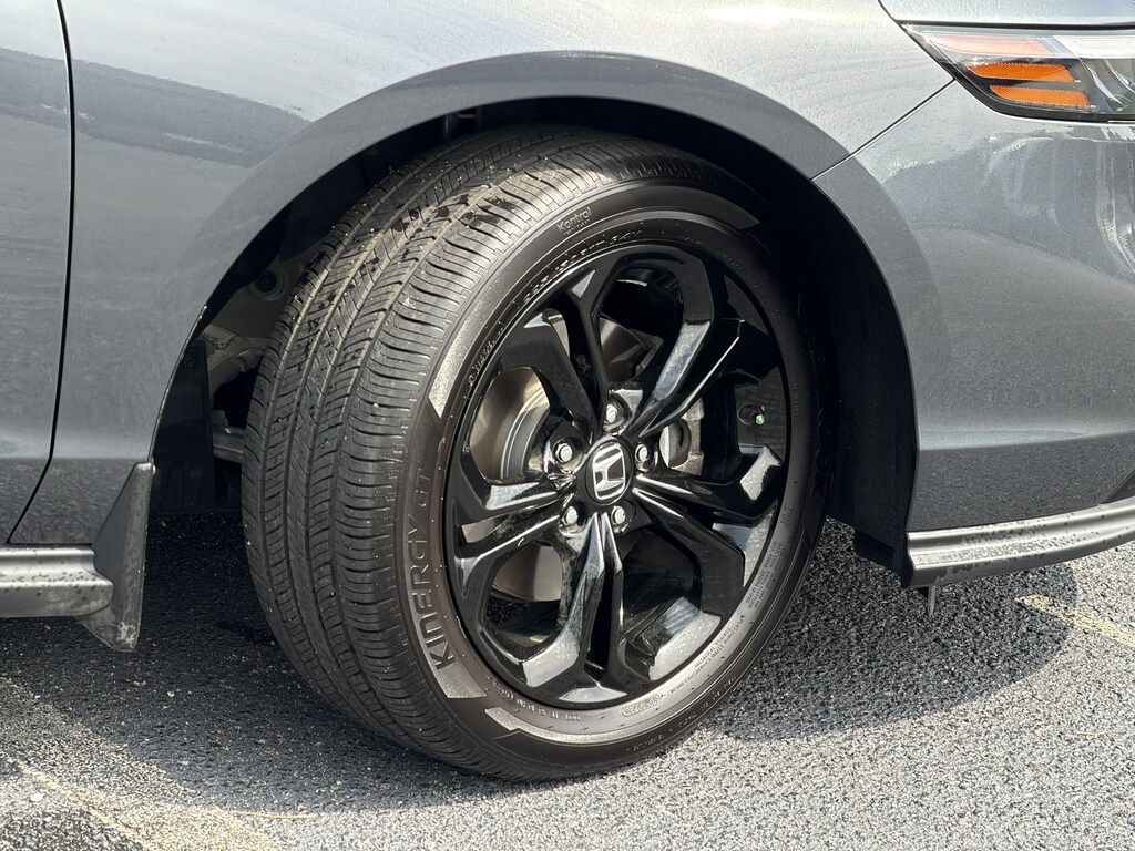 Used 2025 Honda Accord SE Sedan