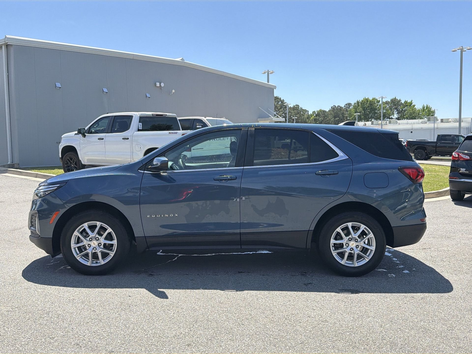 2024 Chevrolet Equinox LT photo 5