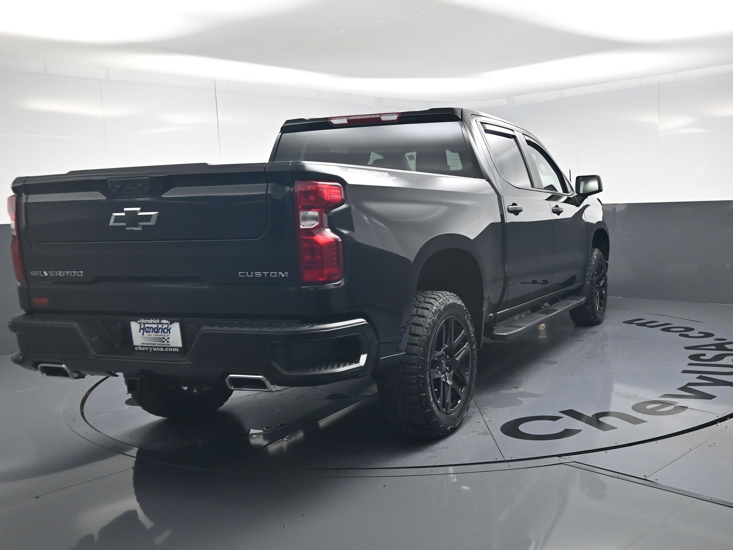 2026 Chevrolet Silverado 1500 Custom Trail Boss photo 3