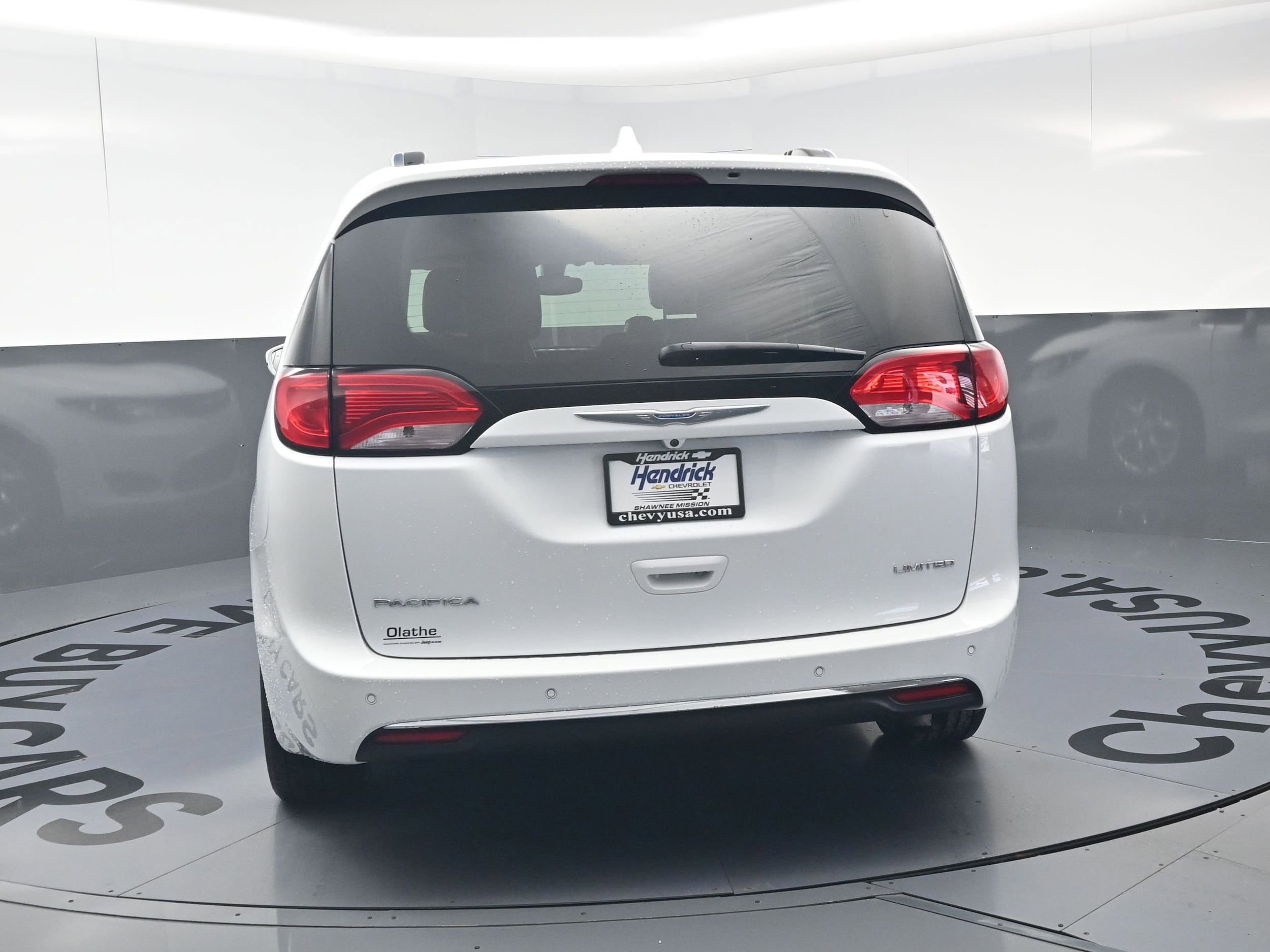 2017 Chrysler Pacifica Limited photo 3