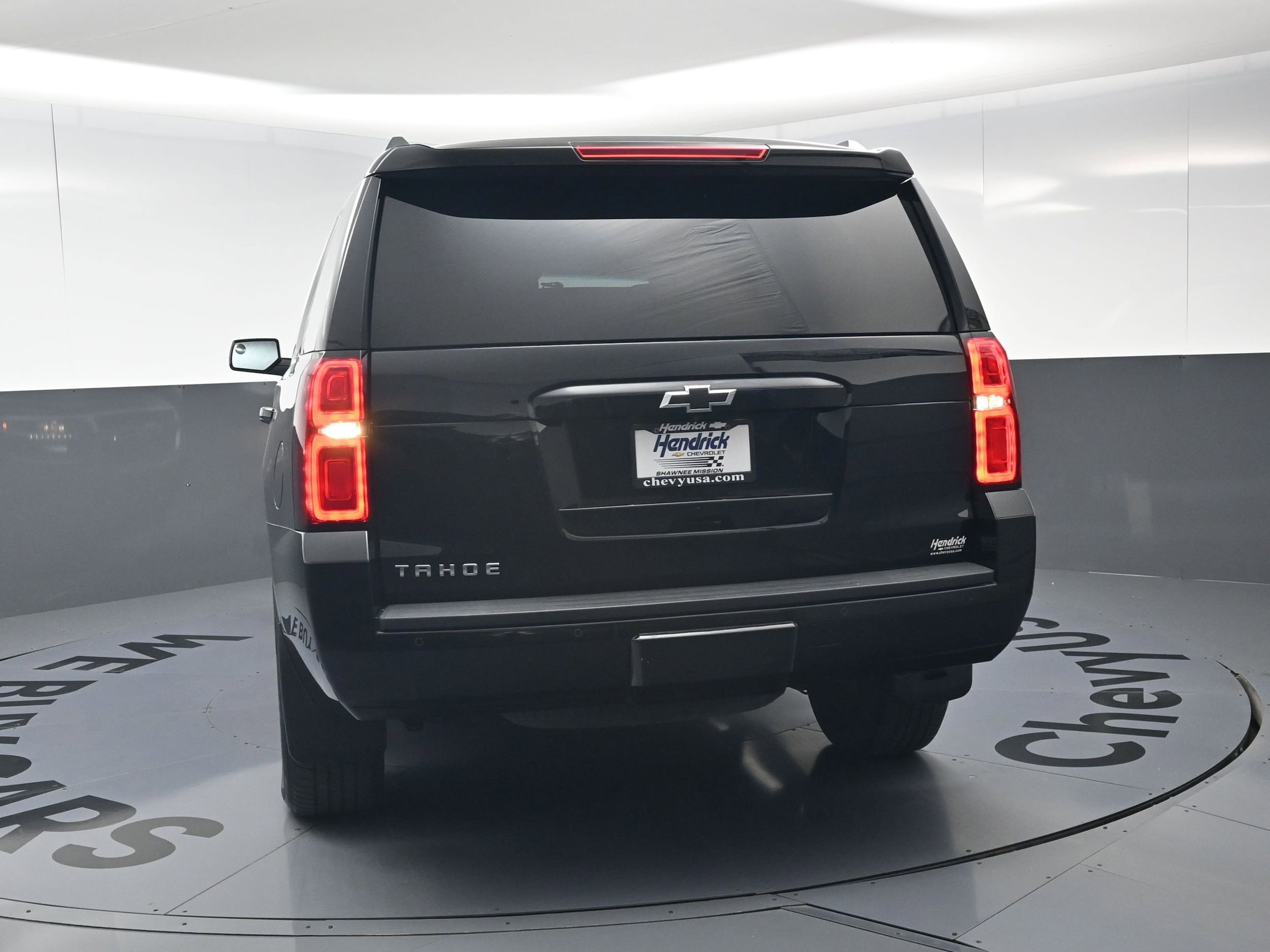 2019 Chevrolet Tahoe LS photo 3